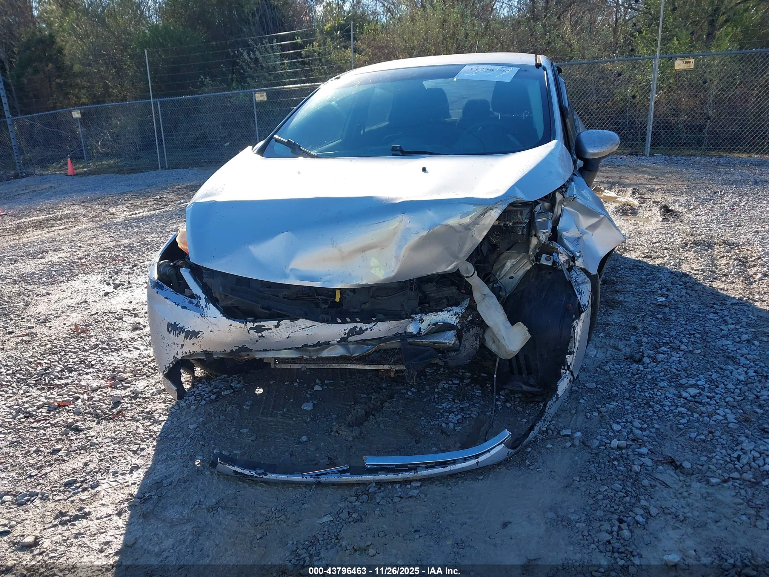FORD FIESTA image 6
