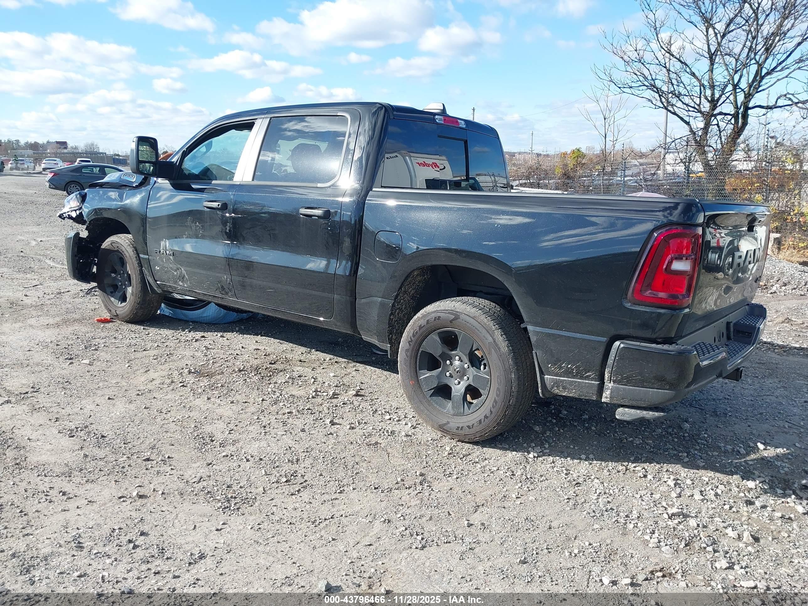 RAM 1500 image 3