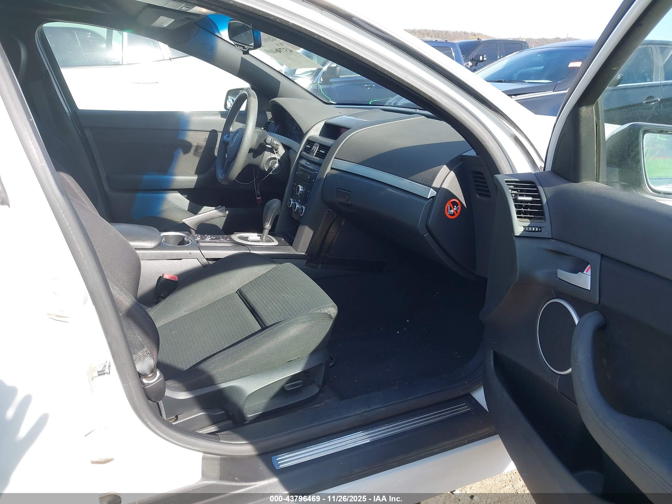 PONTIAC G8 image 5