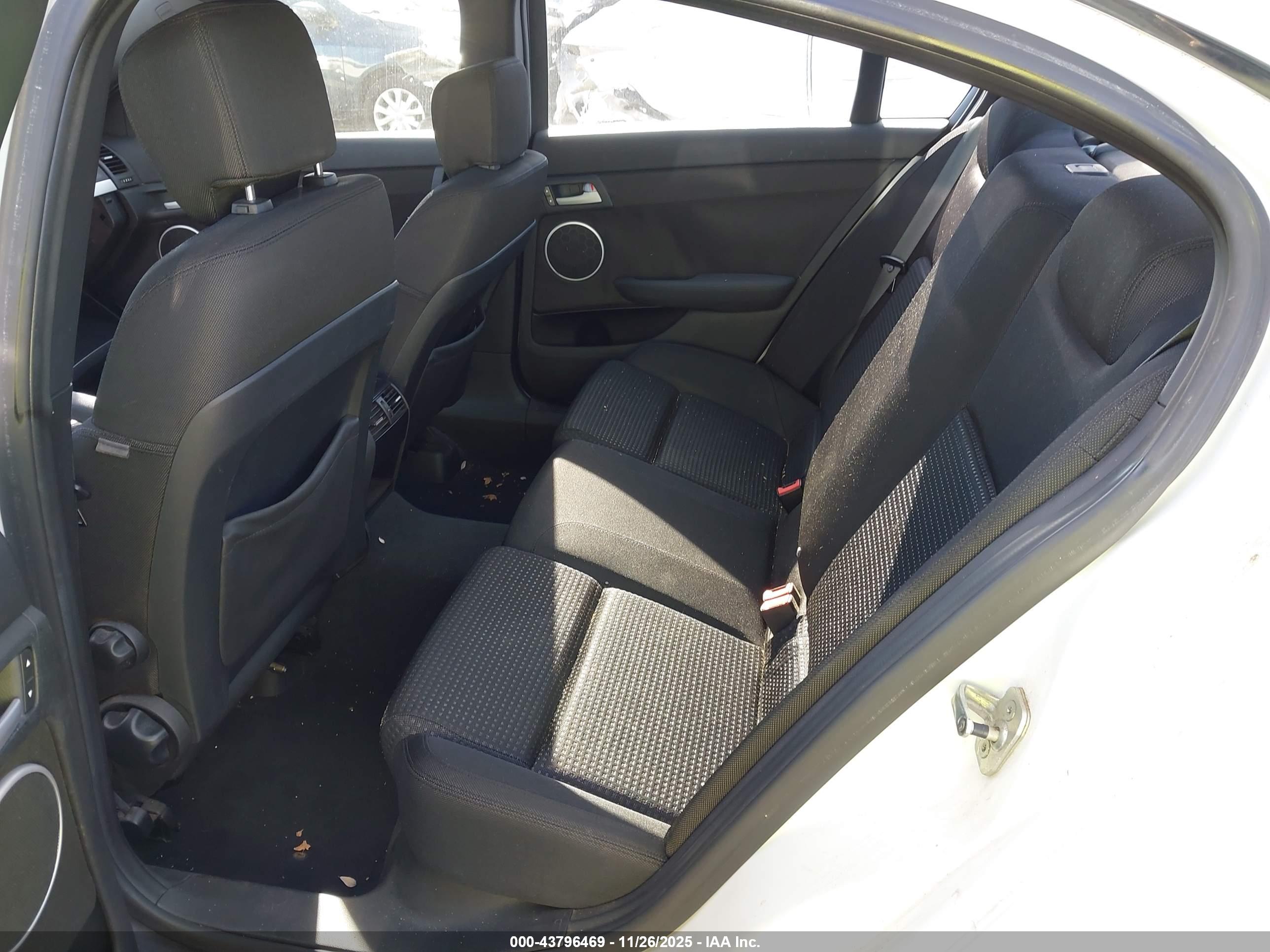 PONTIAC G8 image 8