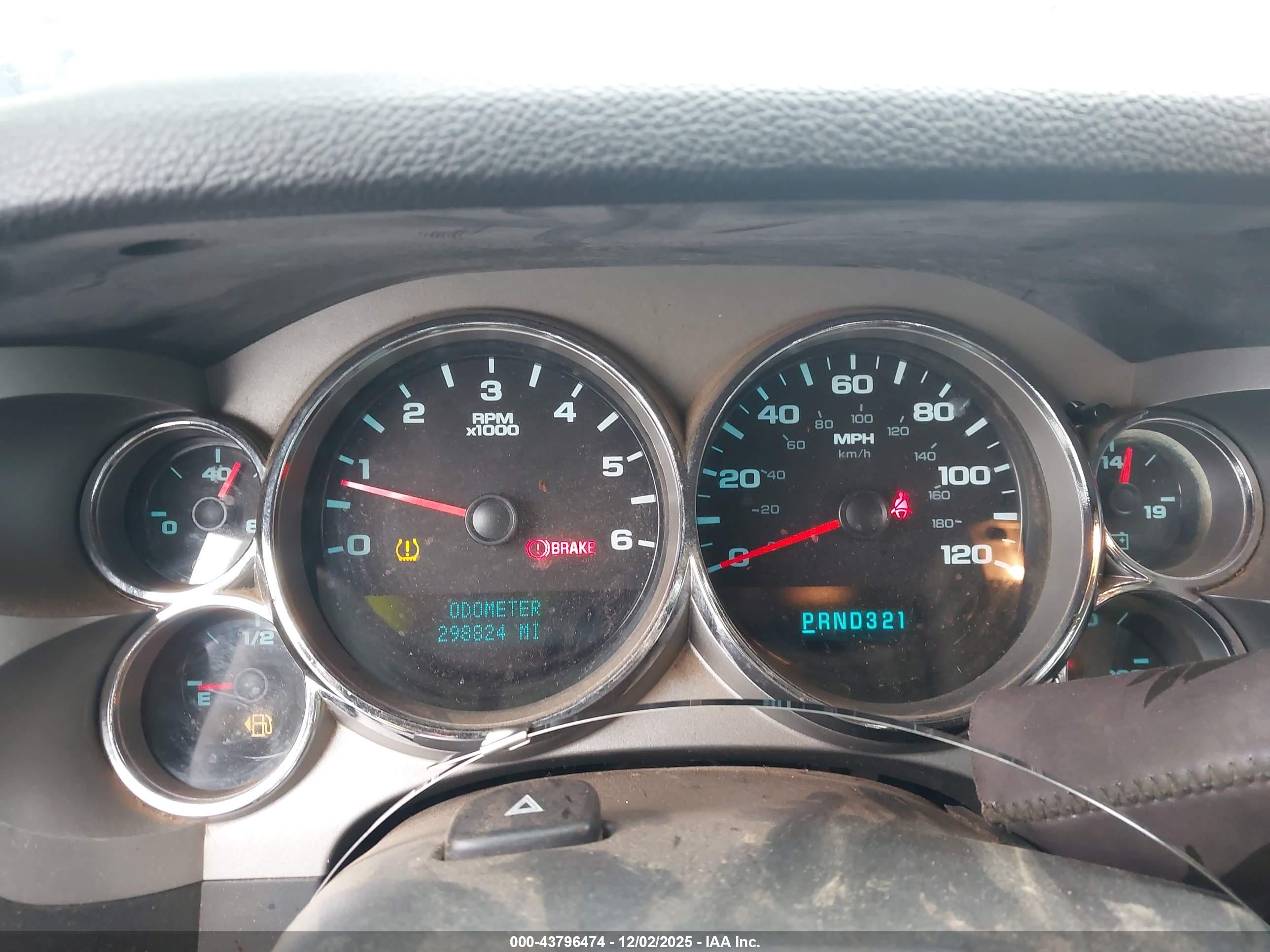 CHEVROLET SILVERADO image 7