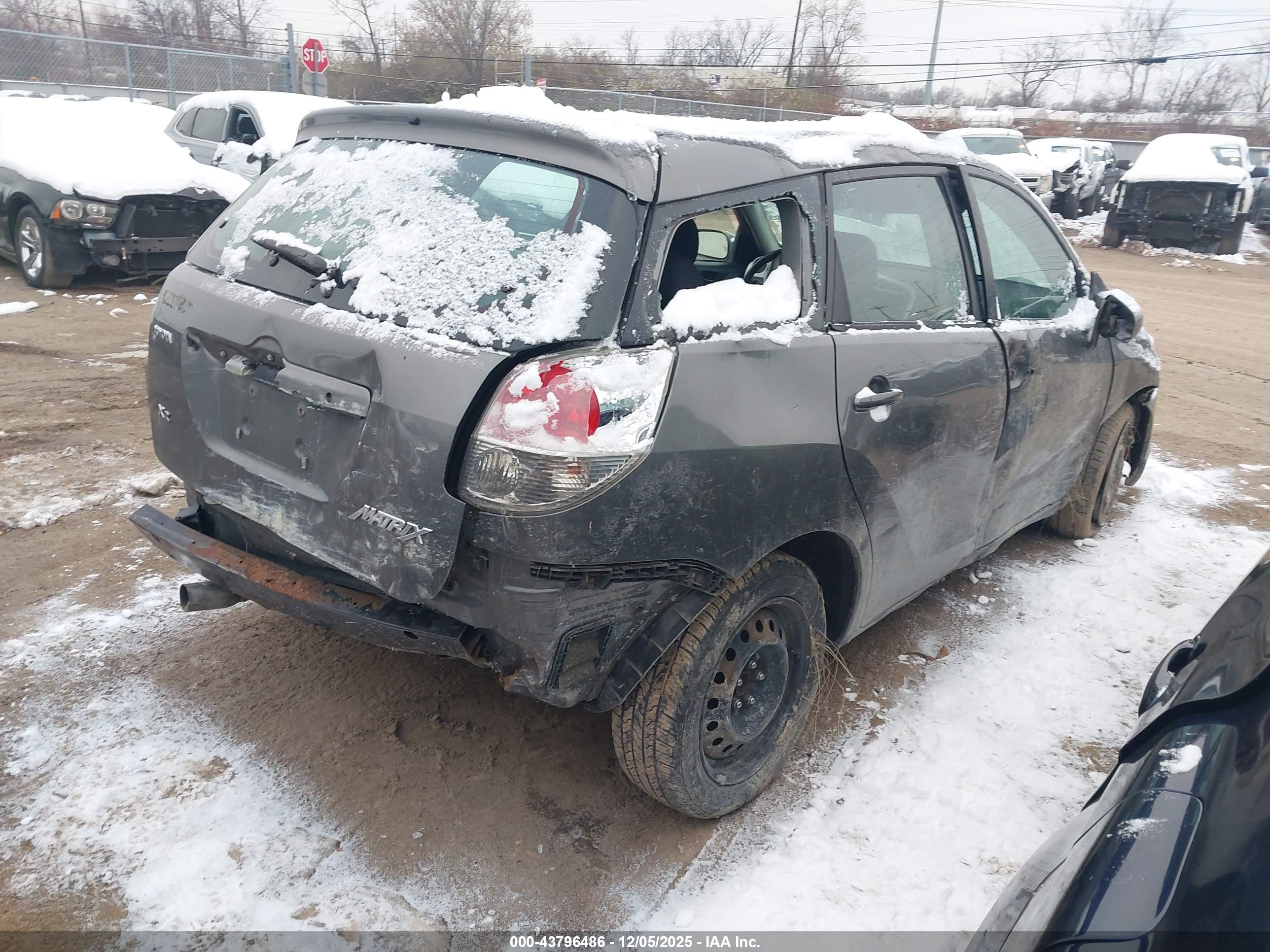 TOYOTA MATRIX image 4