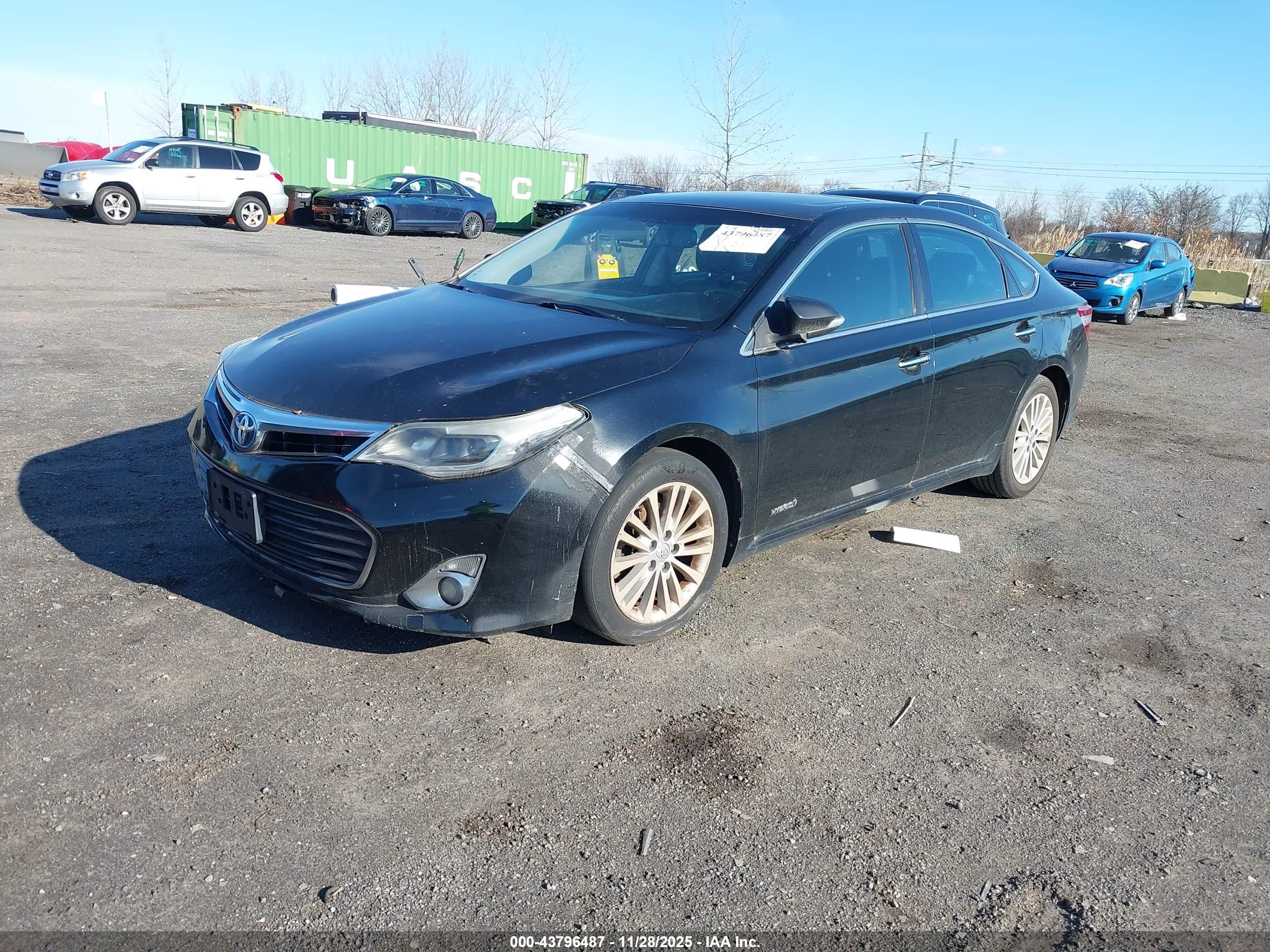 TOYOTA AVALON image 2