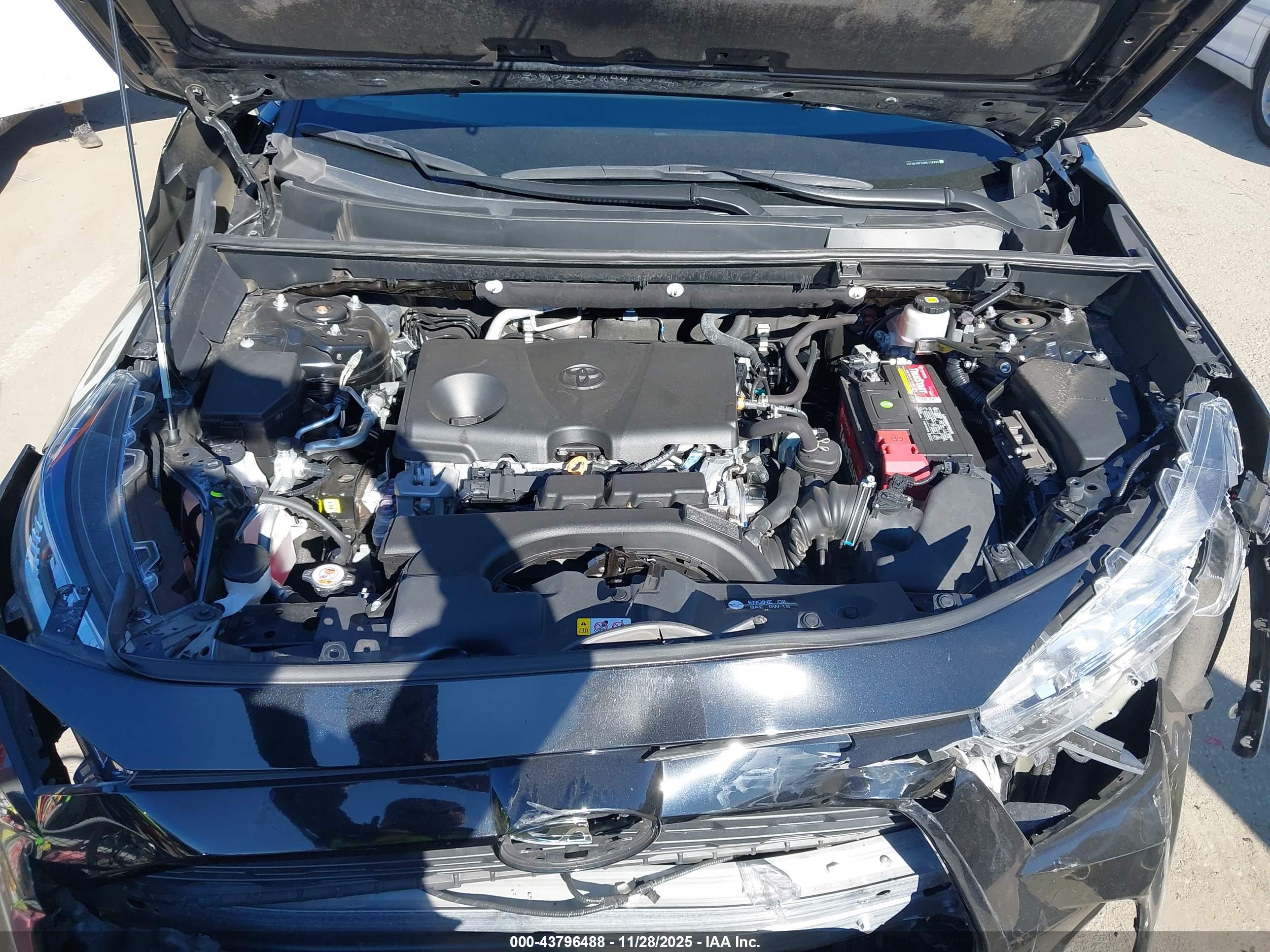 TOYOTA RAV4 image 10