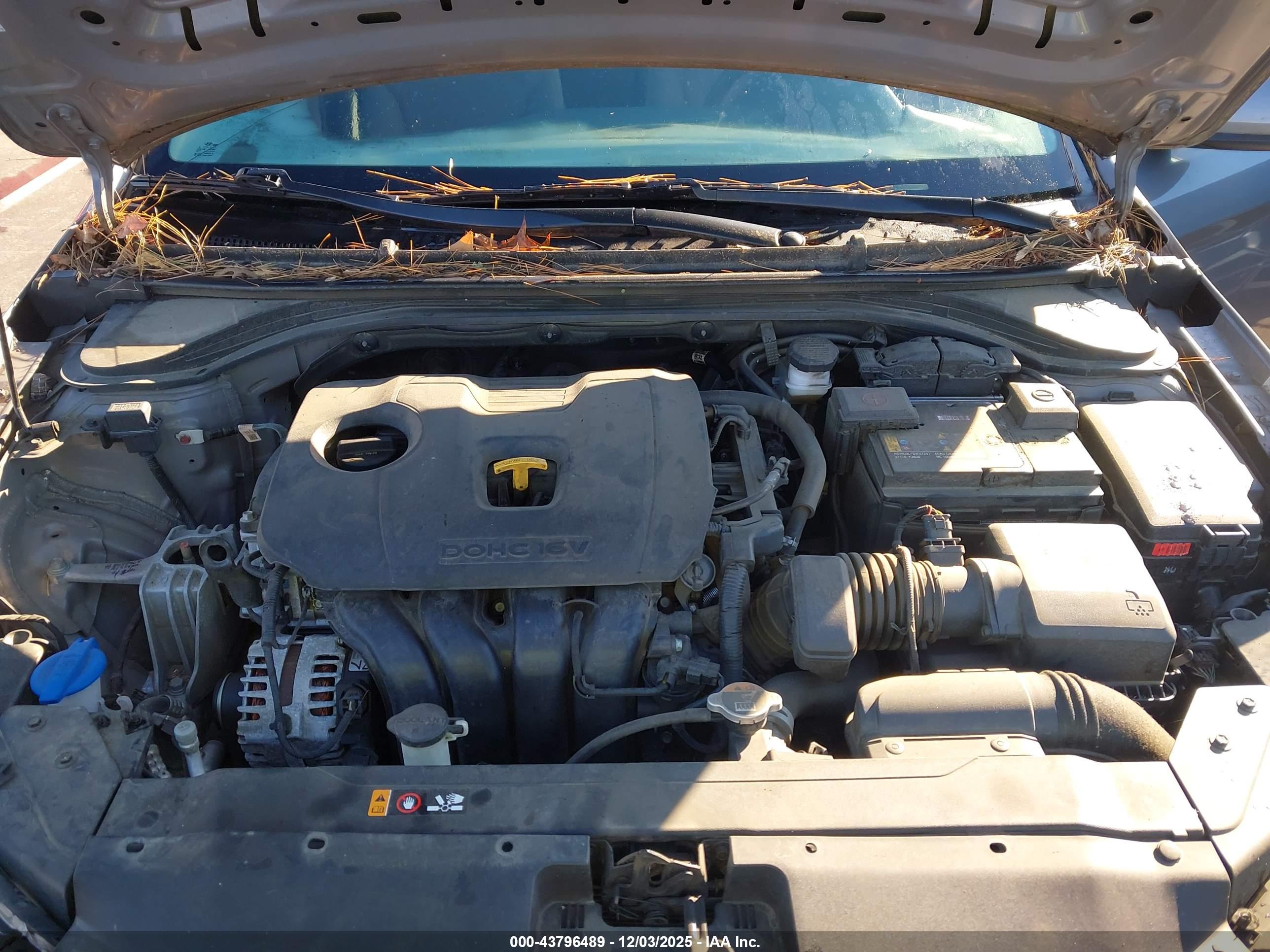 HYUNDAI ELANTRA image 10