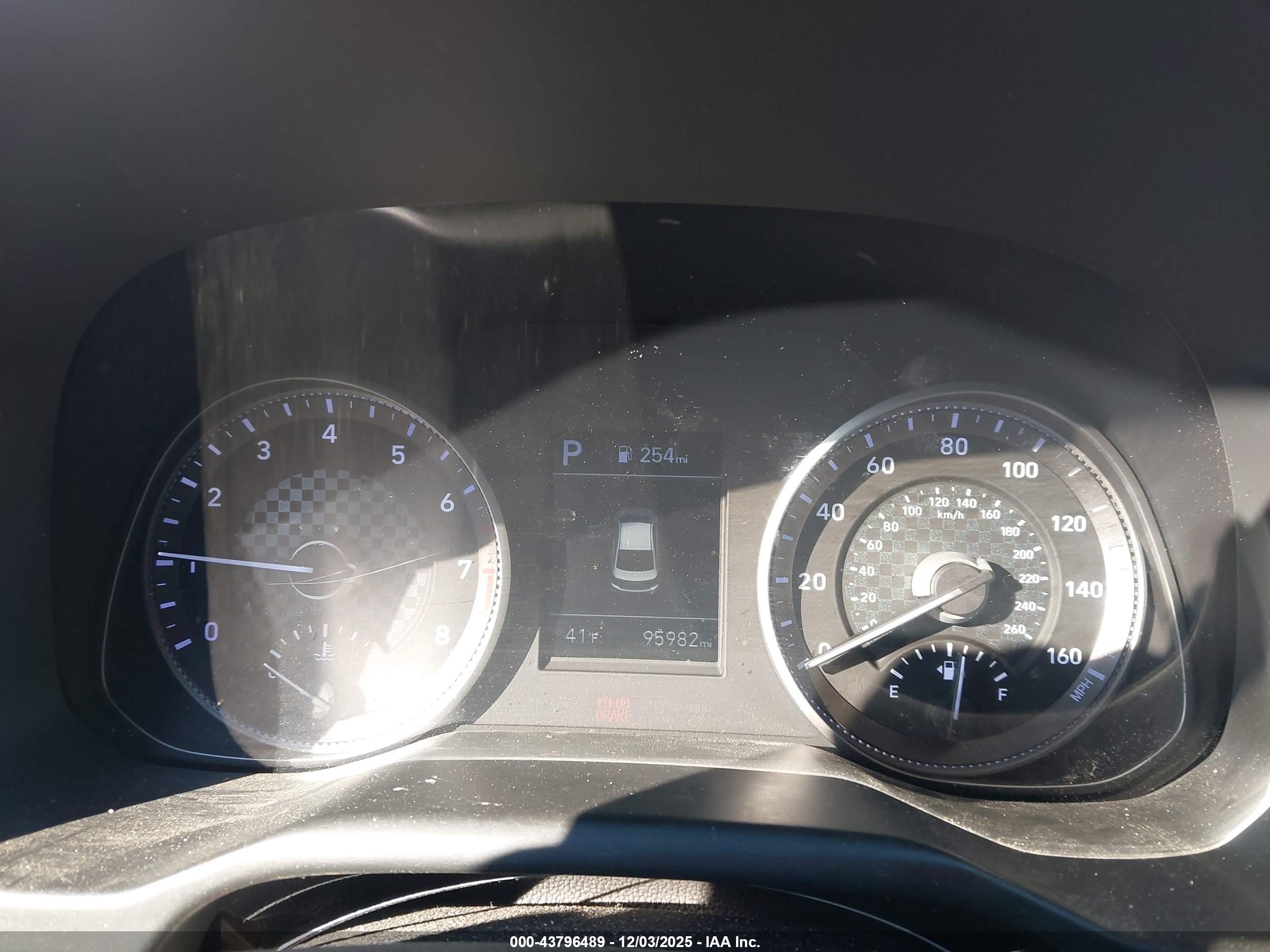 HYUNDAI ELANTRA image 7