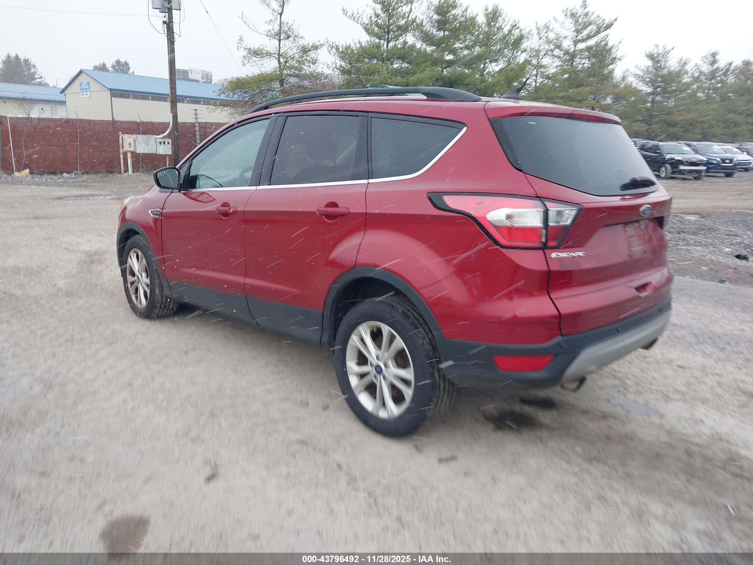 FORD ESCAPE image 3
