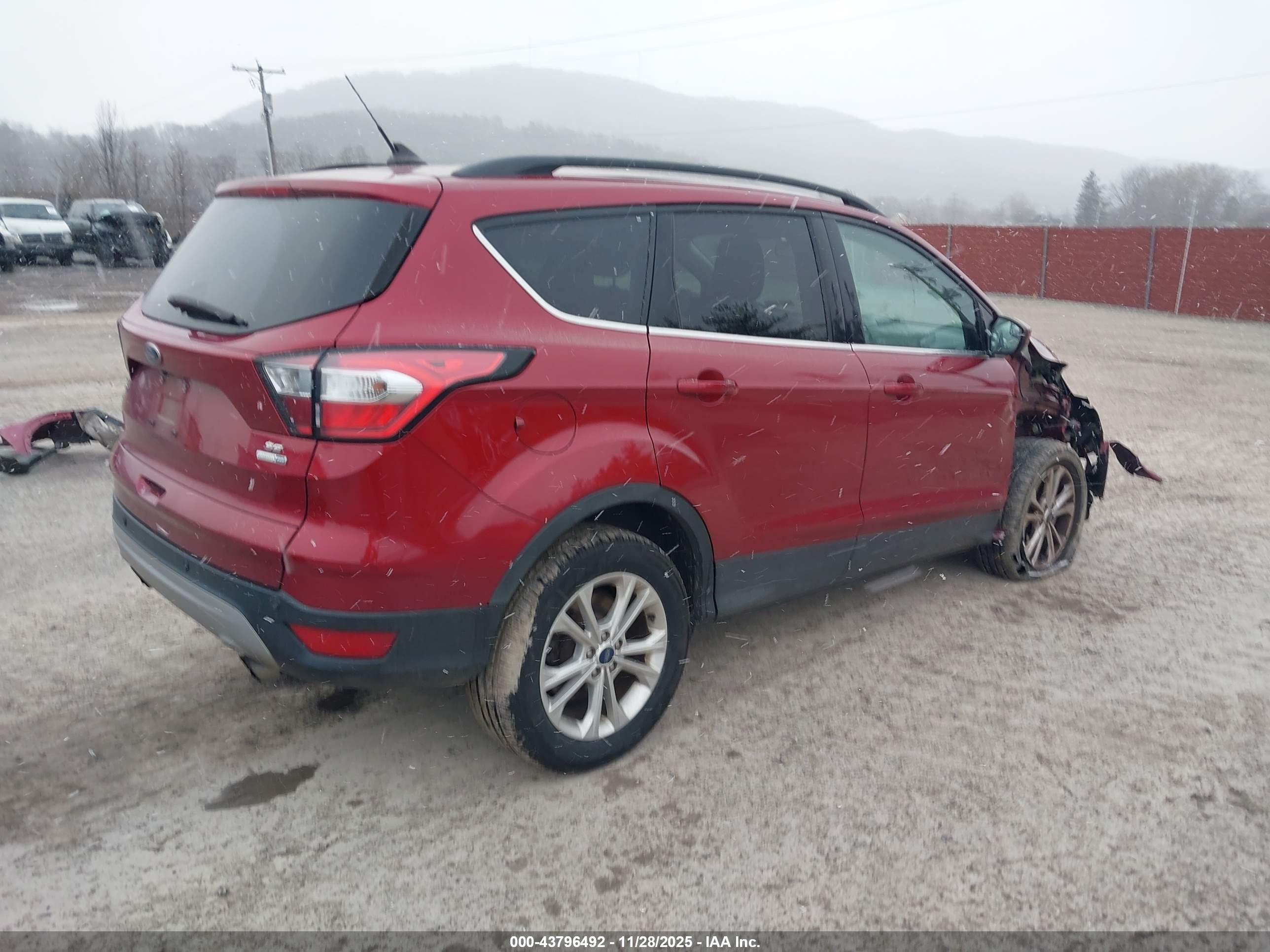 FORD ESCAPE image 4
