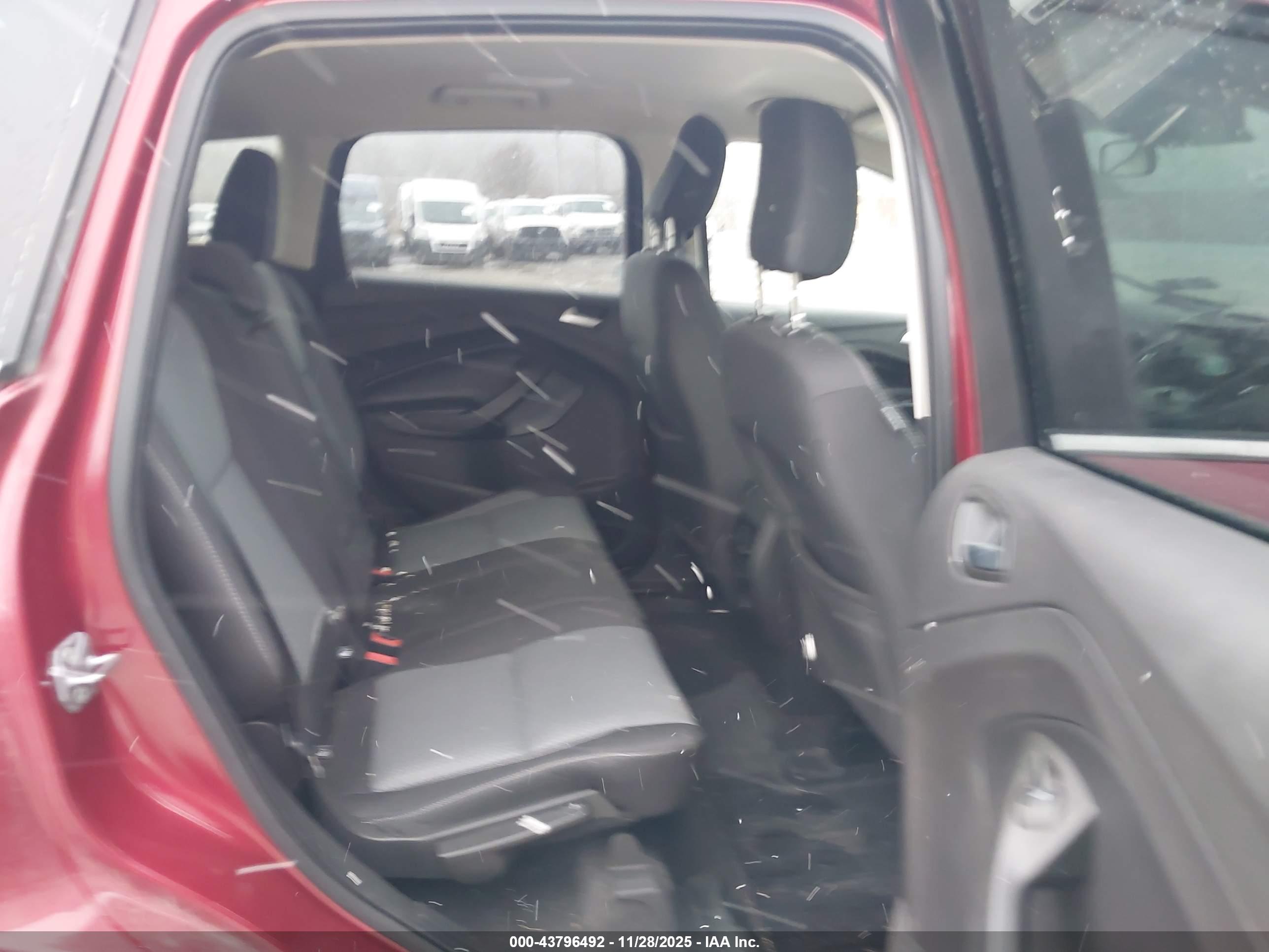 FORD ESCAPE image 8