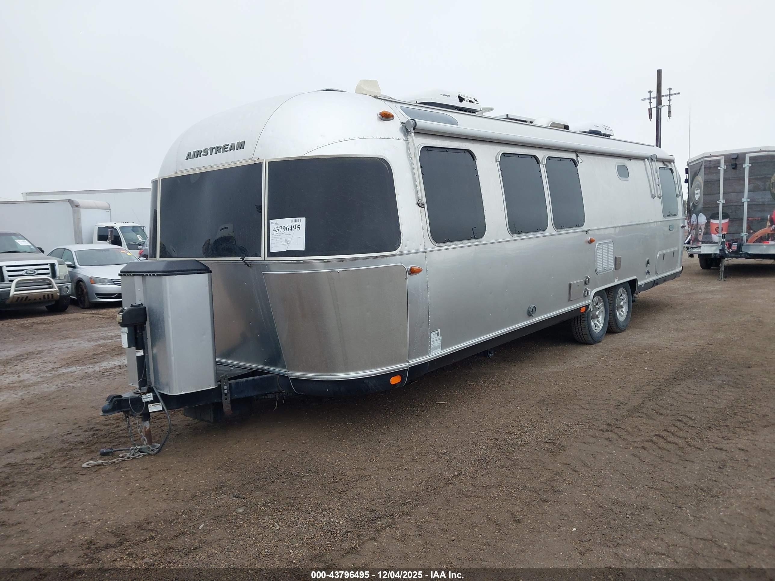 AIRSTREAM 30 image 2