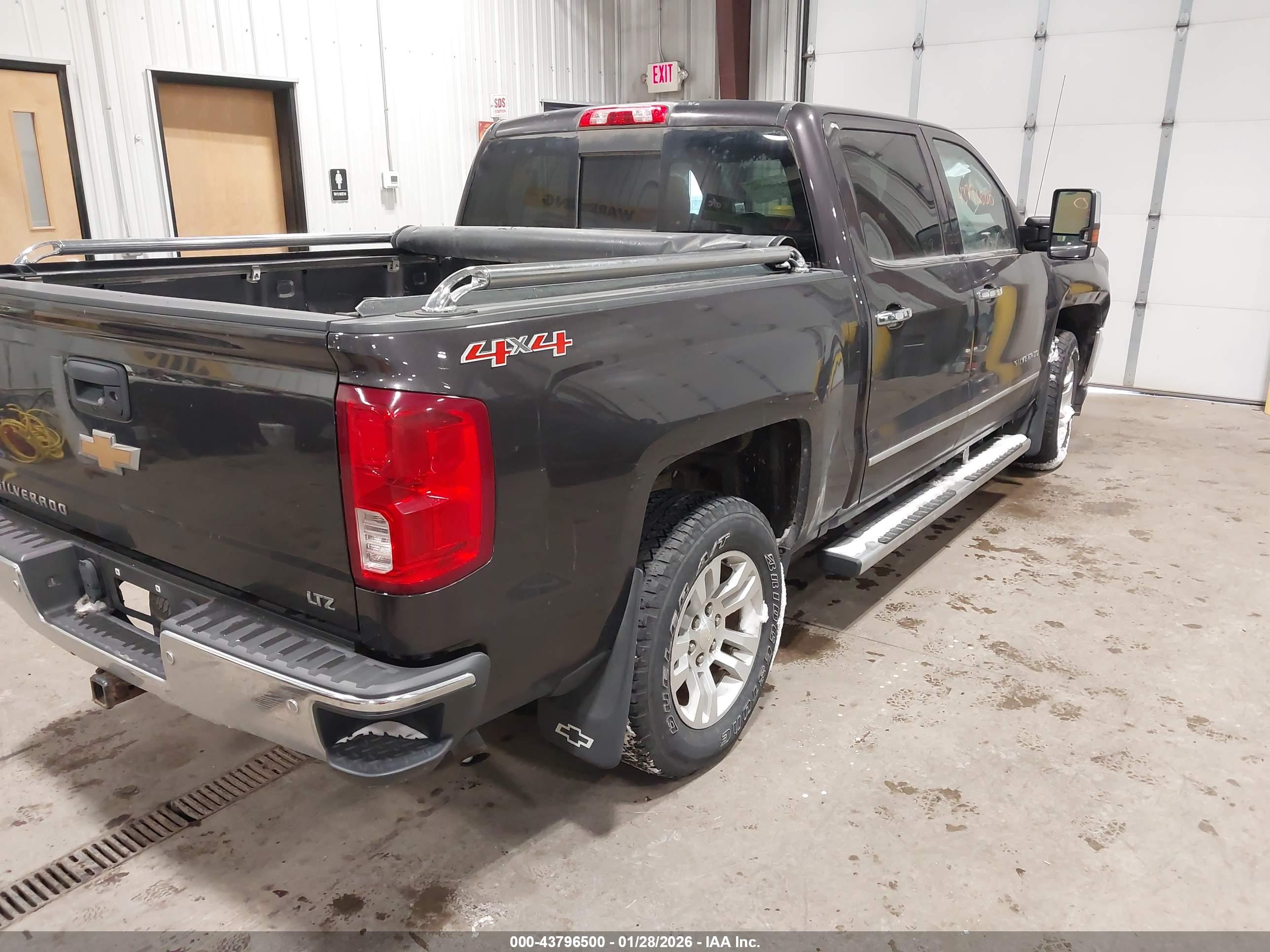 CHEVROLET SILVERADO image 4