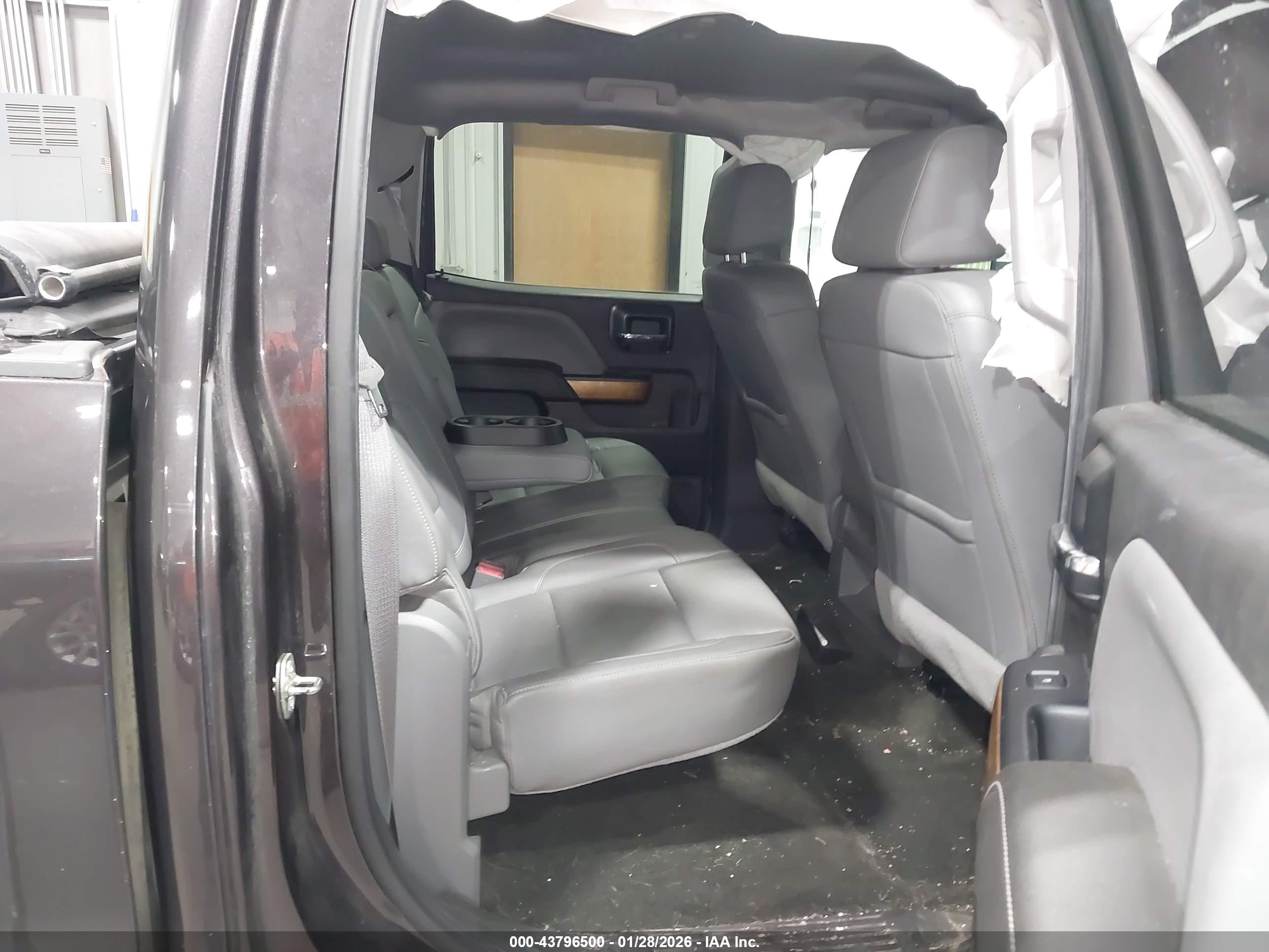 CHEVROLET SILVERADO image 8