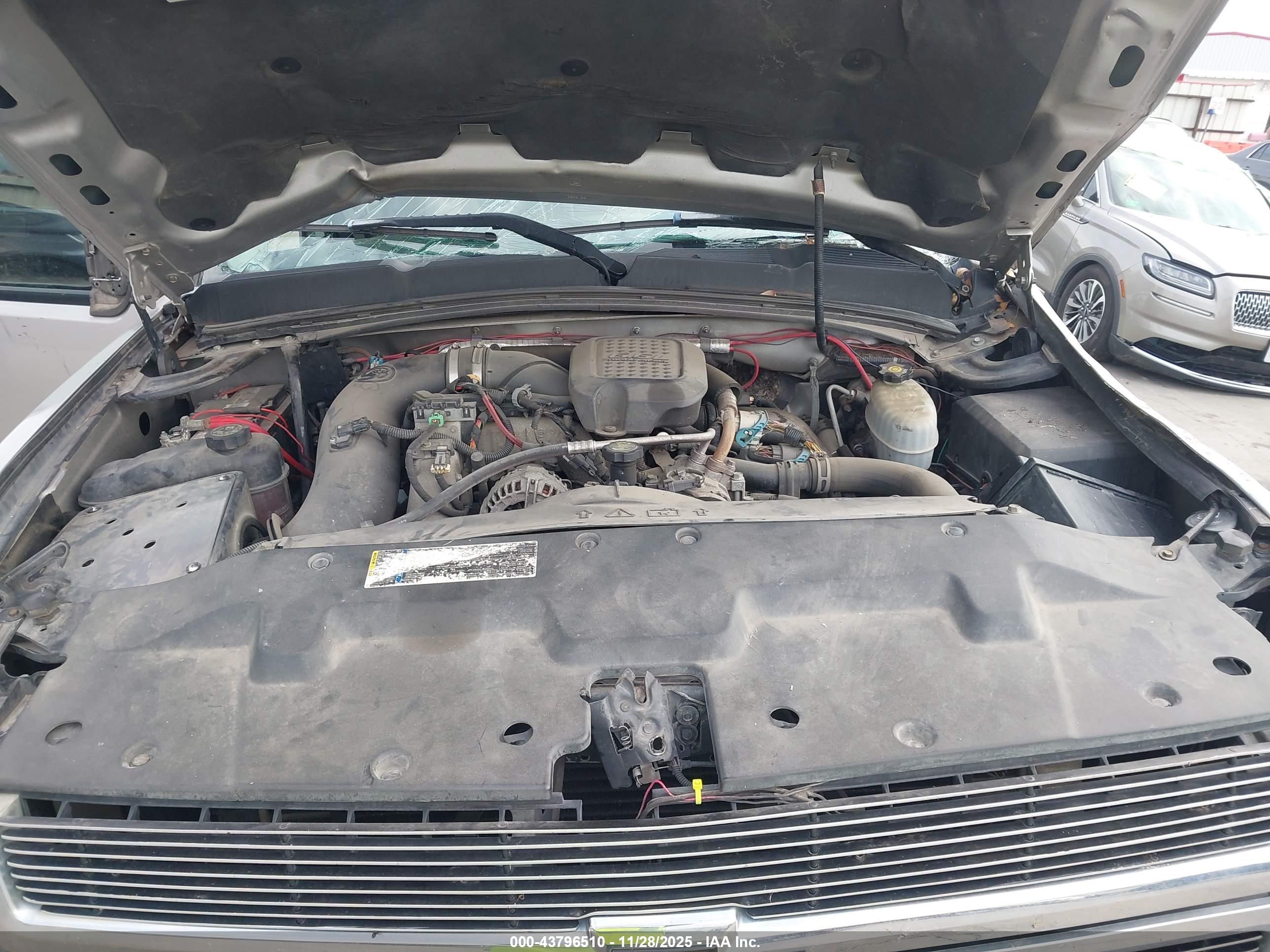 CHEVROLET SILVERADO image 10