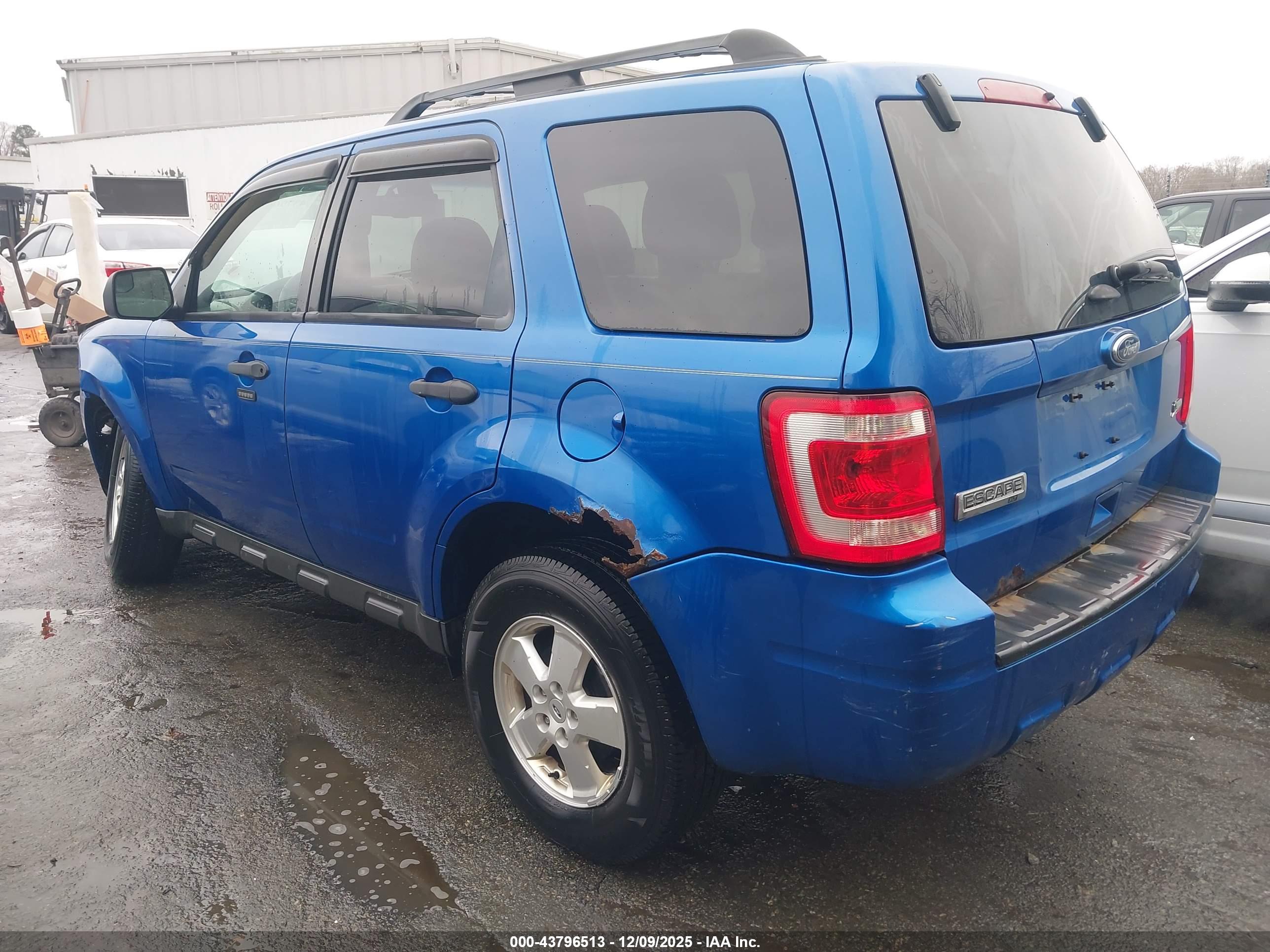 FORD ESCAPE image 3