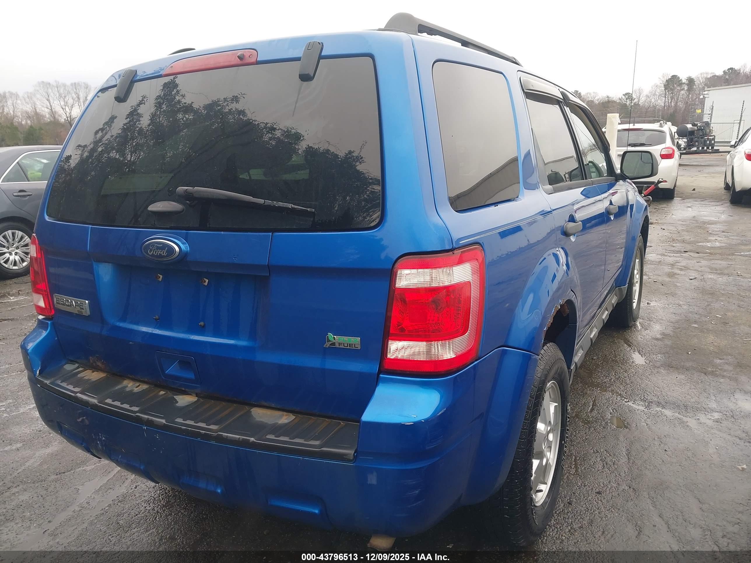 FORD ESCAPE image 4