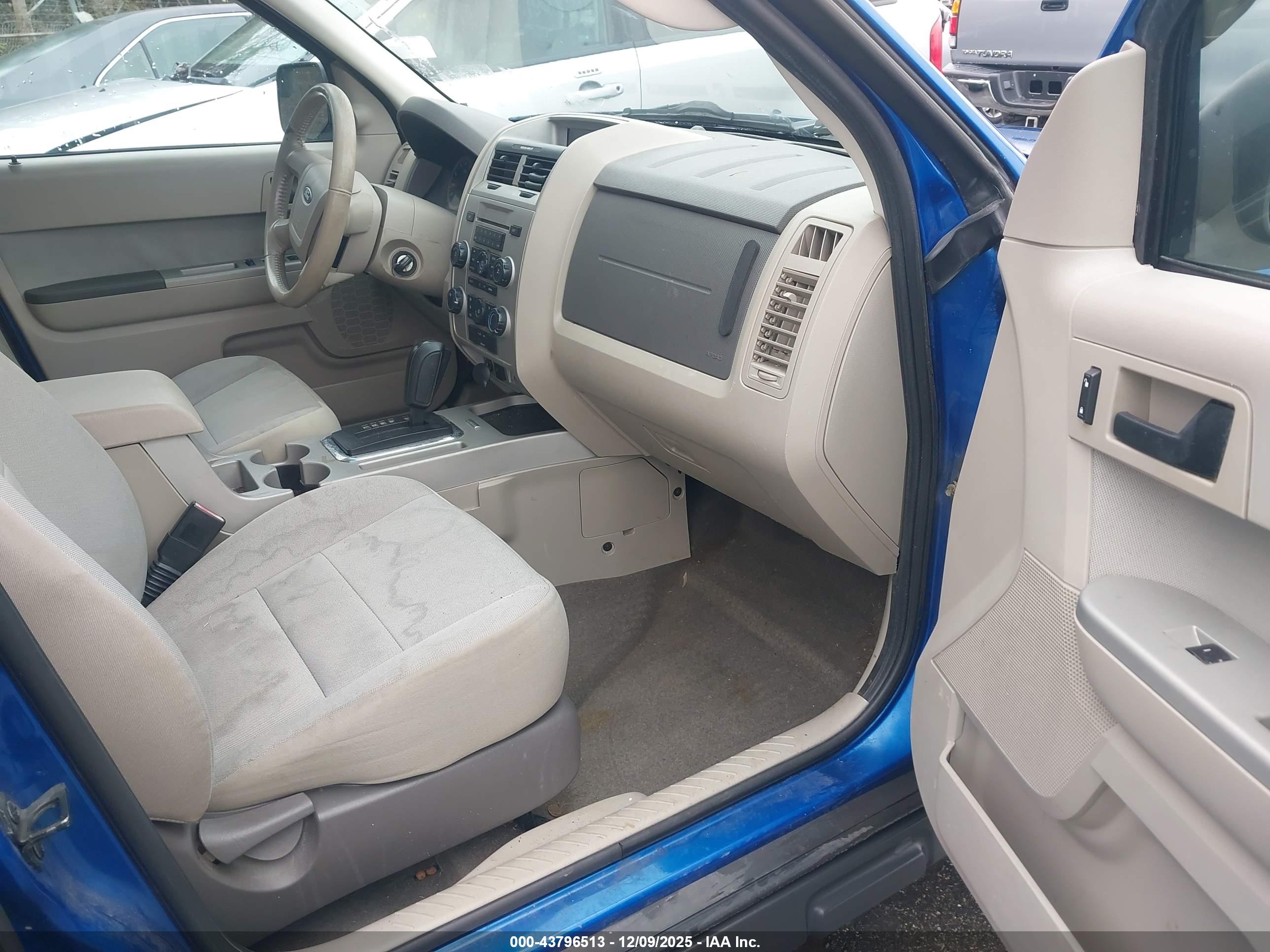 FORD ESCAPE image 5