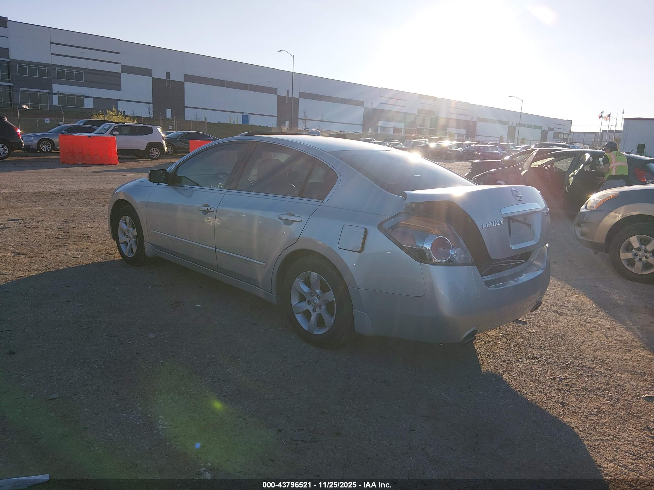 NISSAN ALTIMA image 3