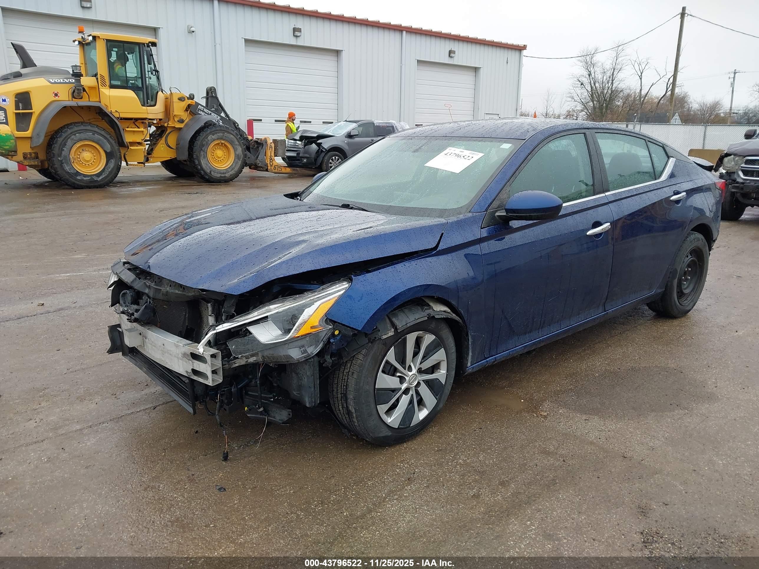 NISSAN ALTIMA image 2