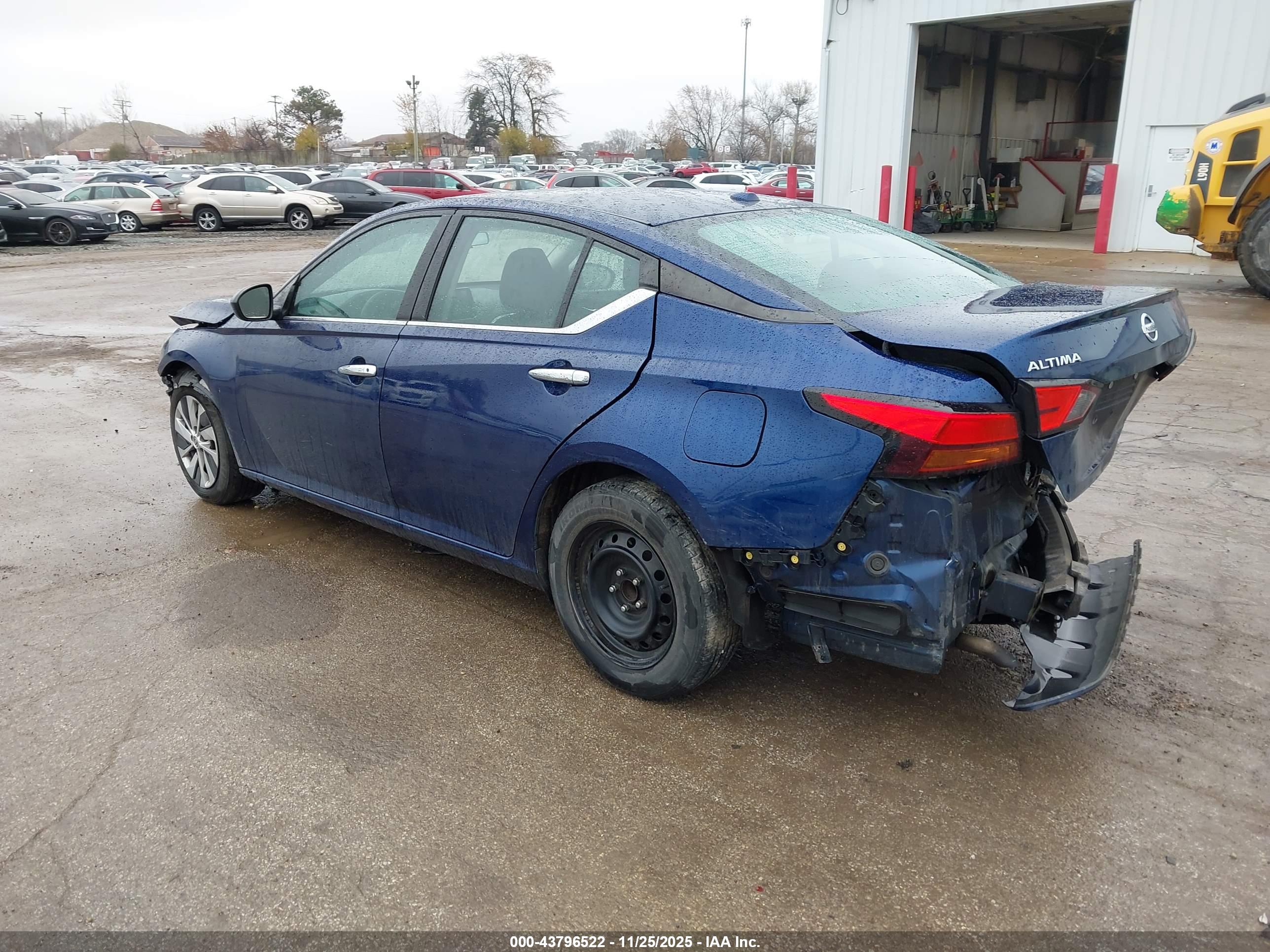 NISSAN ALTIMA image 3