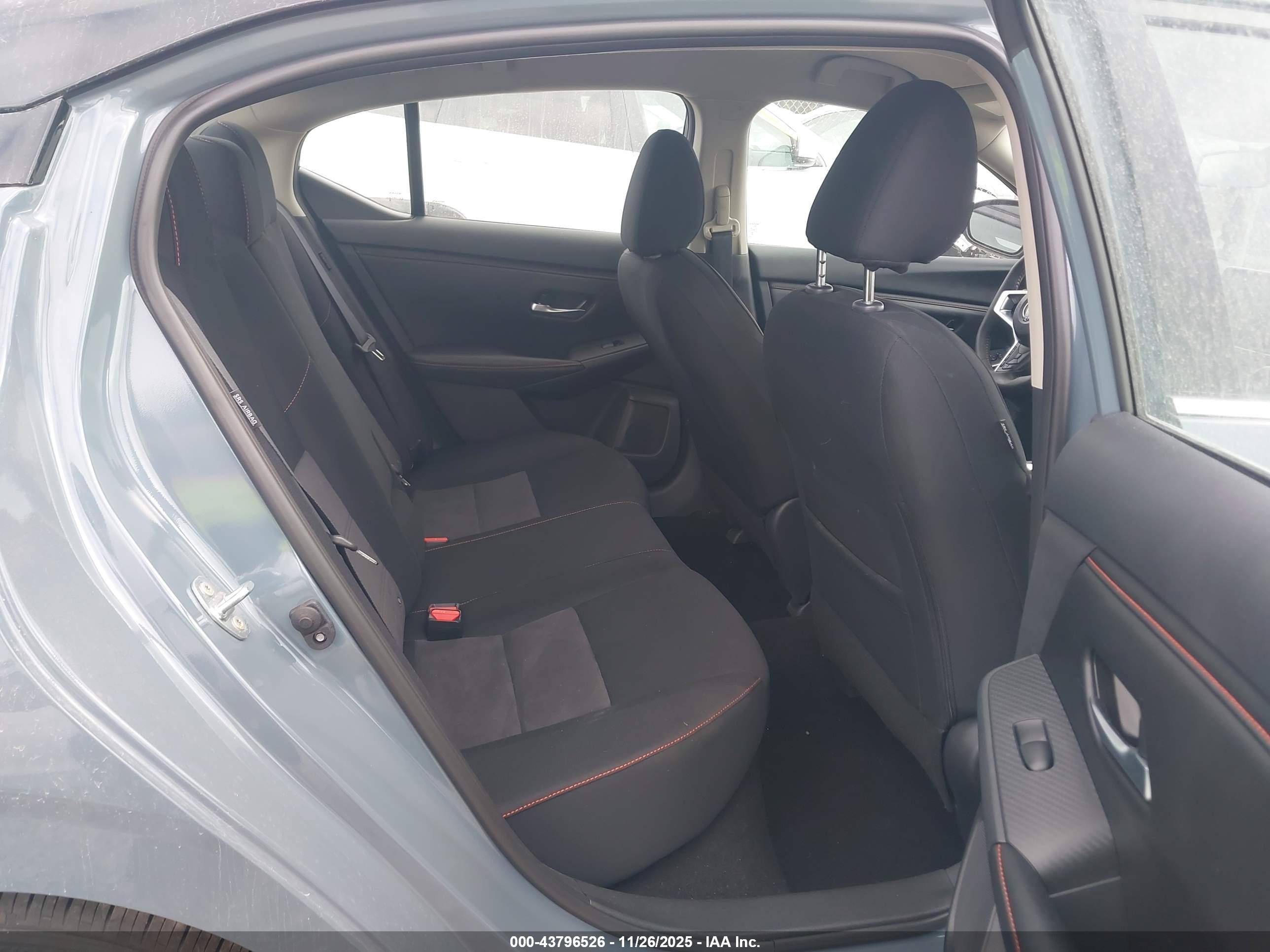 NISSAN SENTRA image 8