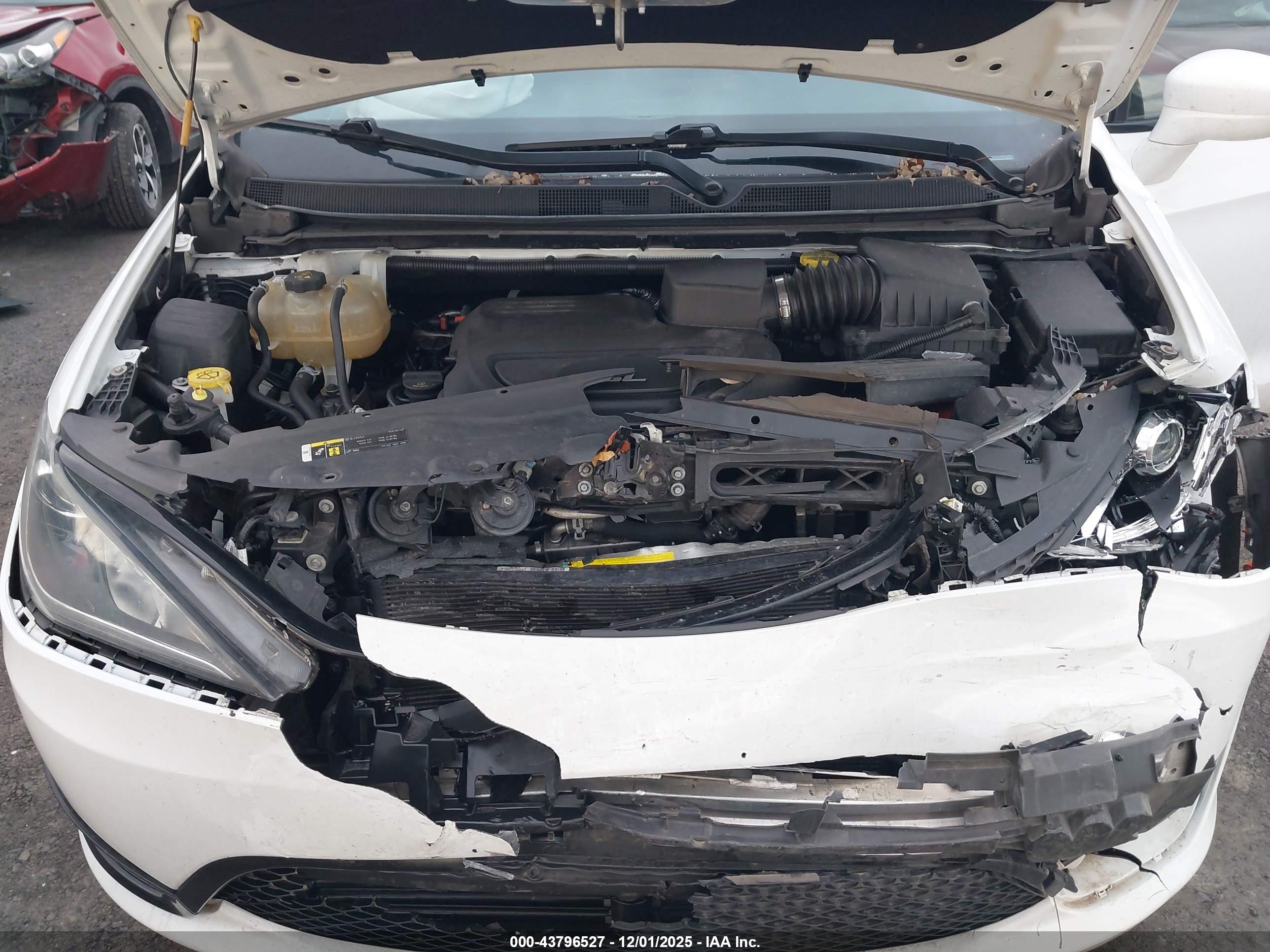 CHRYSLER PACIFICA image 10