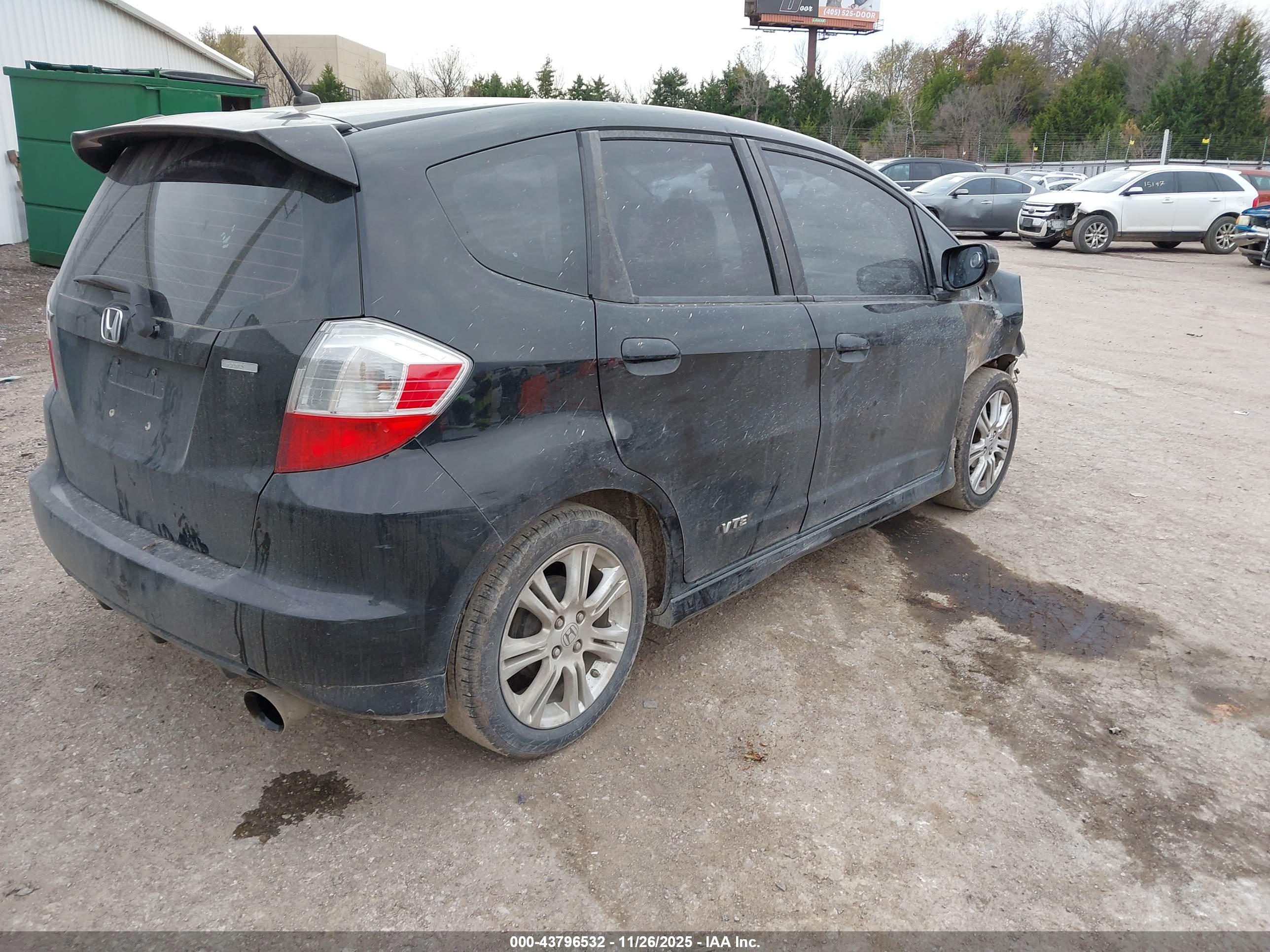 HONDA FIT image 4