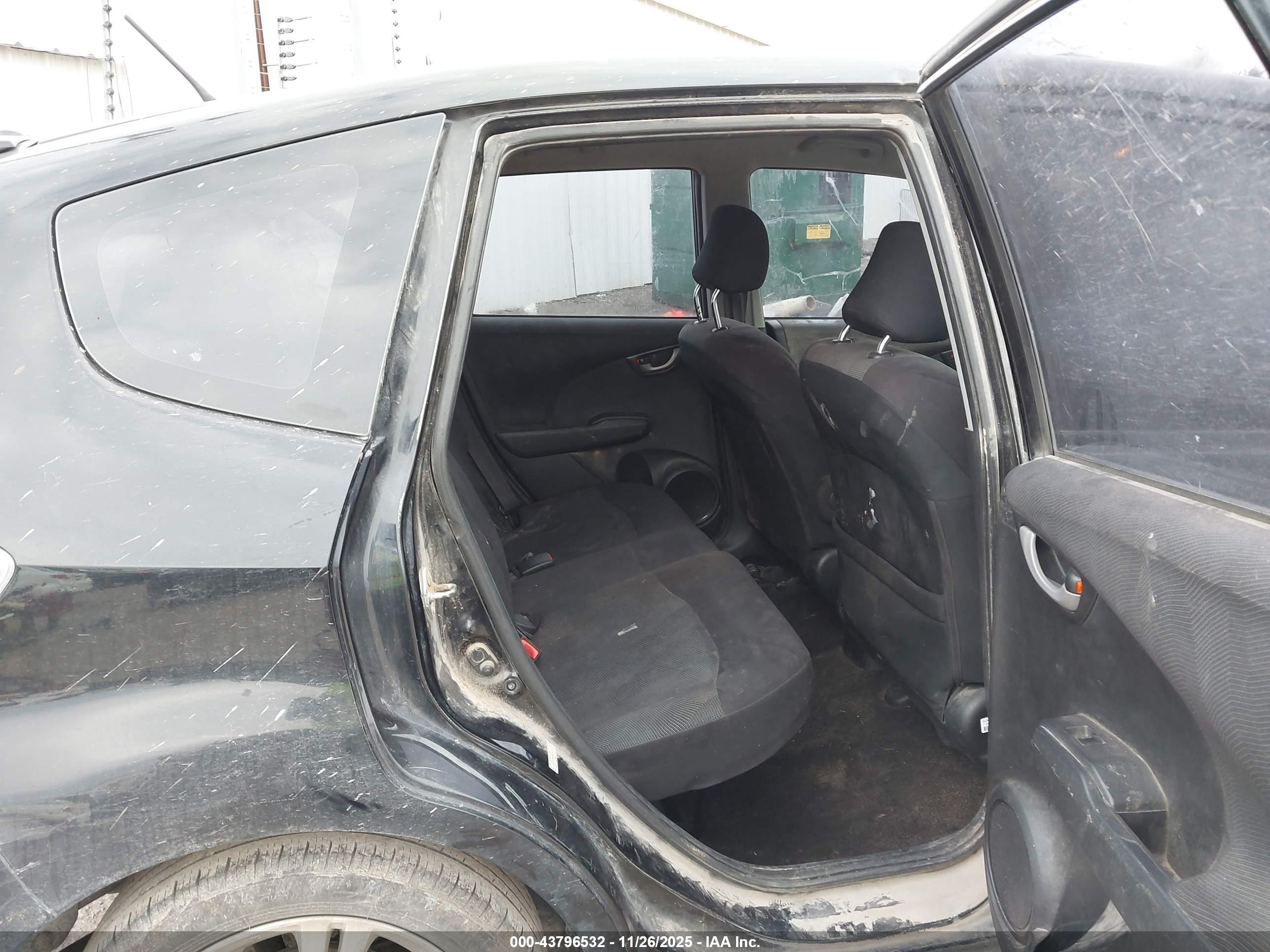 HONDA FIT image 8
