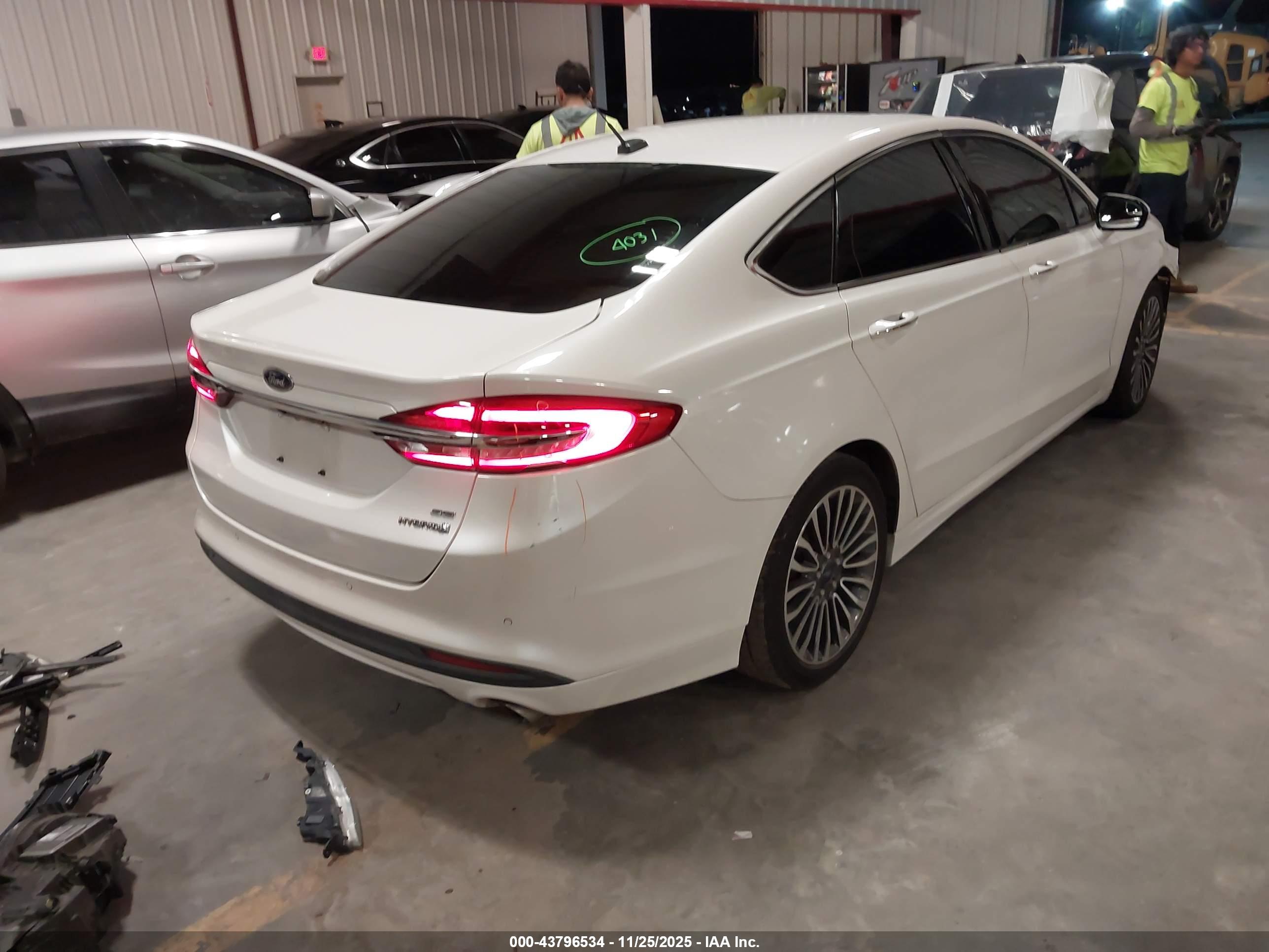 FORD FUSION image 4