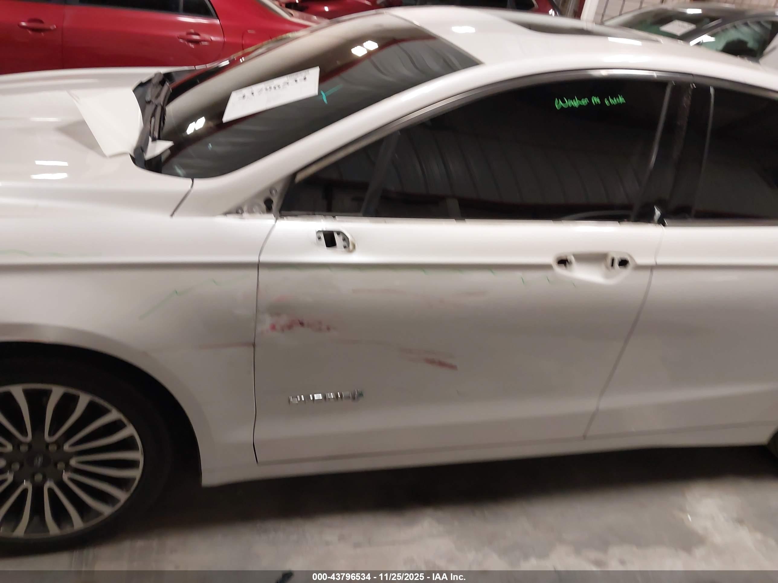 FORD FUSION image 6
