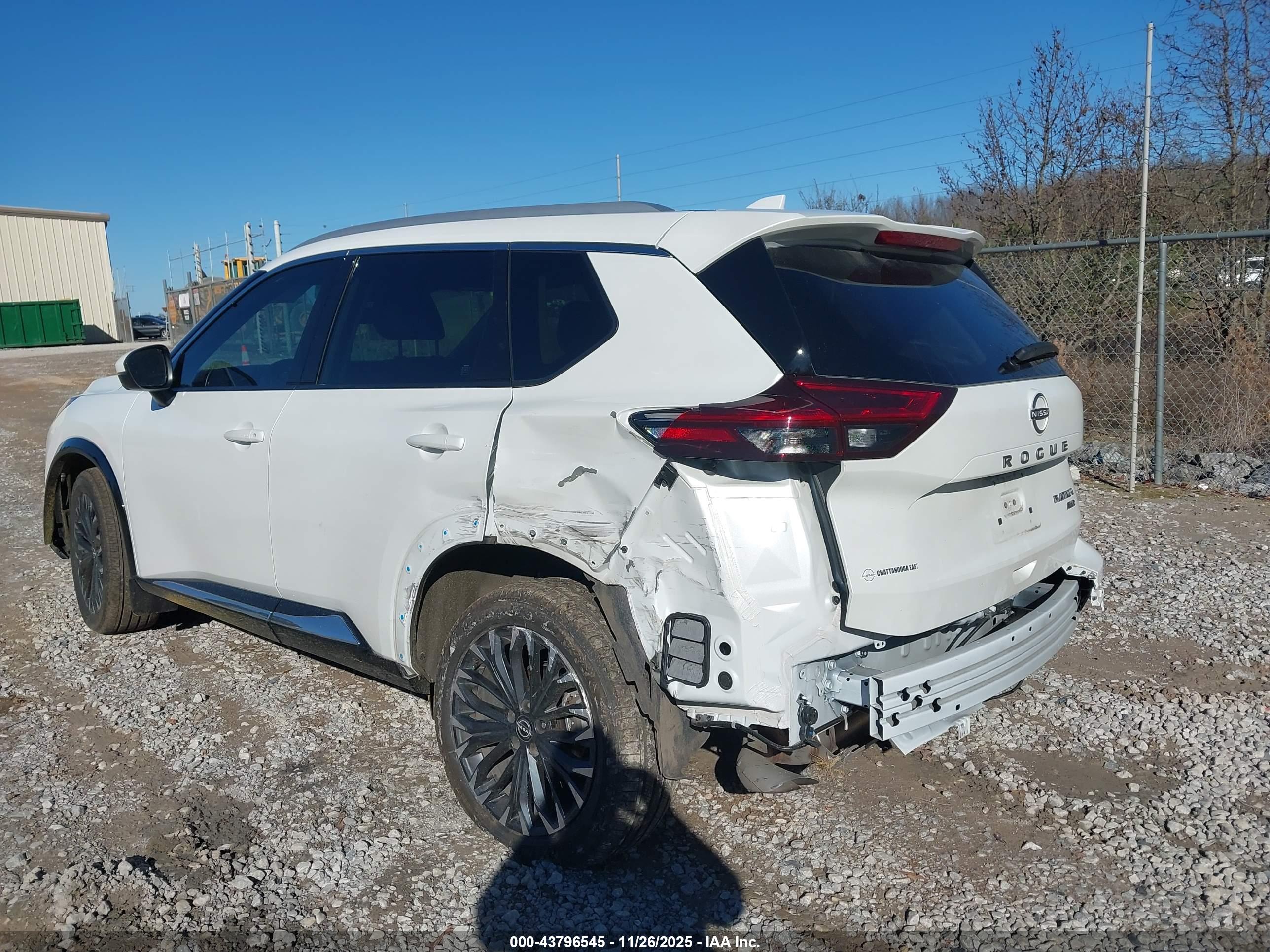NISSAN ROGUE image 6