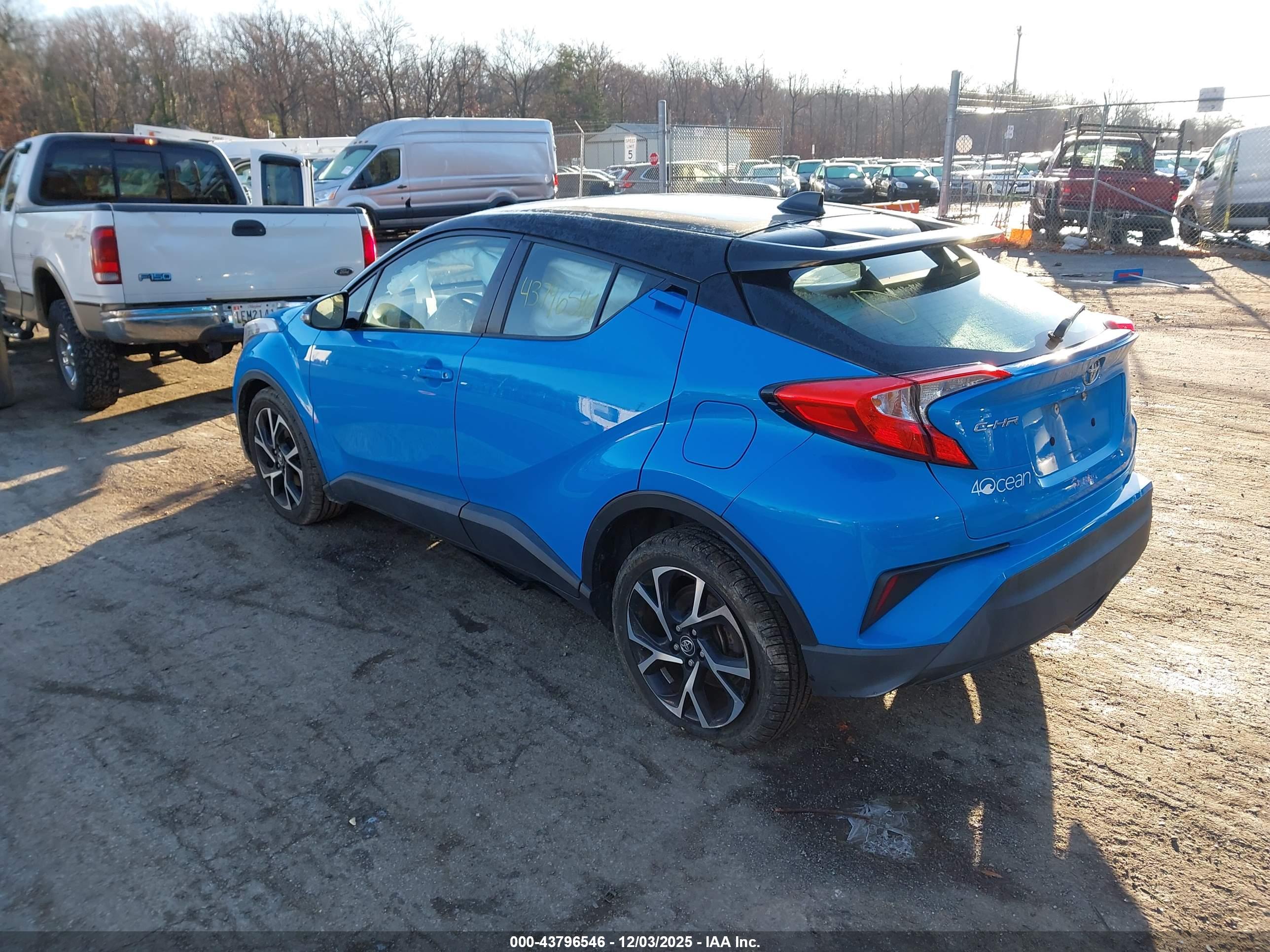 TOYOTA C-HR image 3