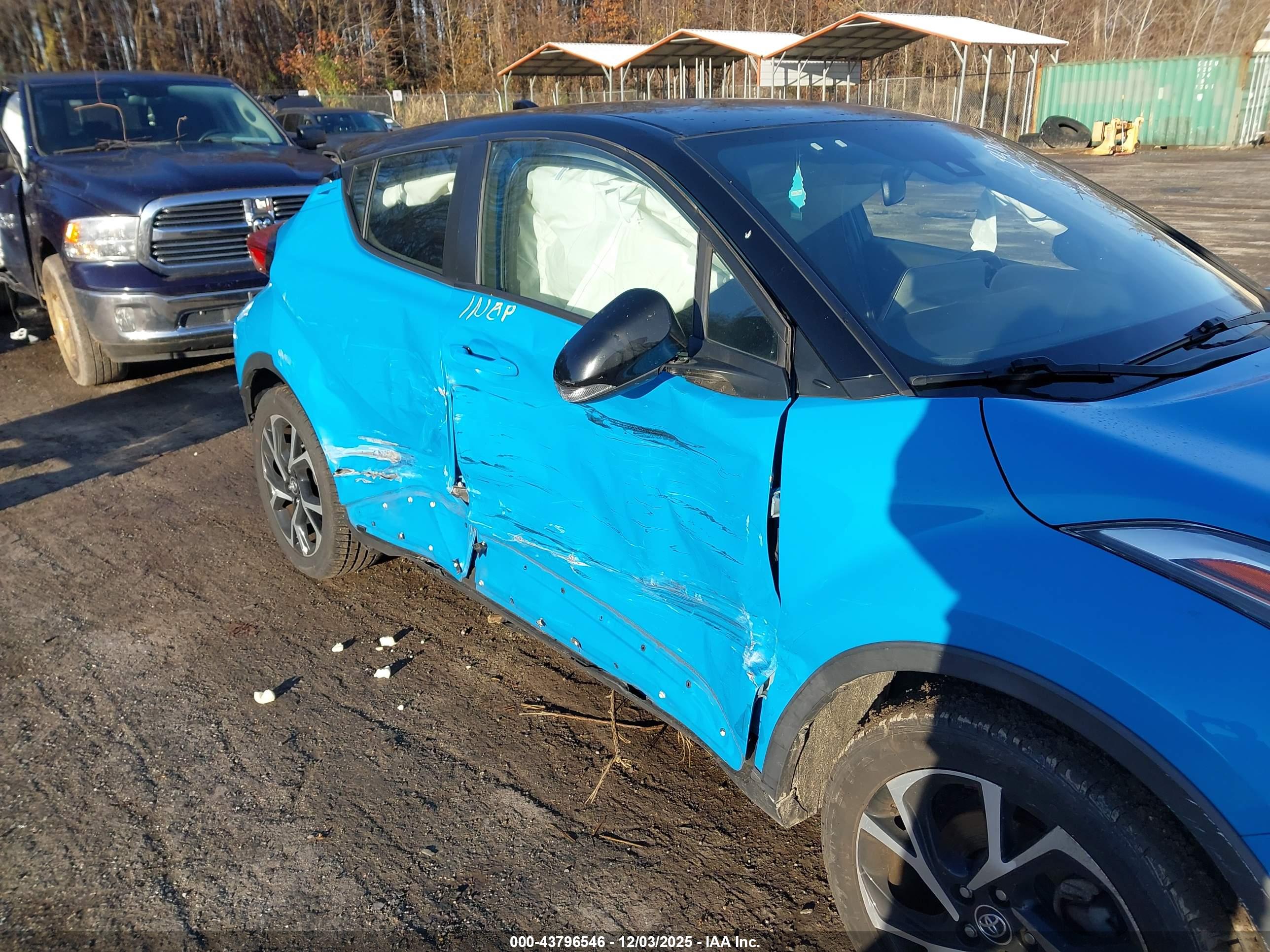 TOYOTA C-HR image 6
