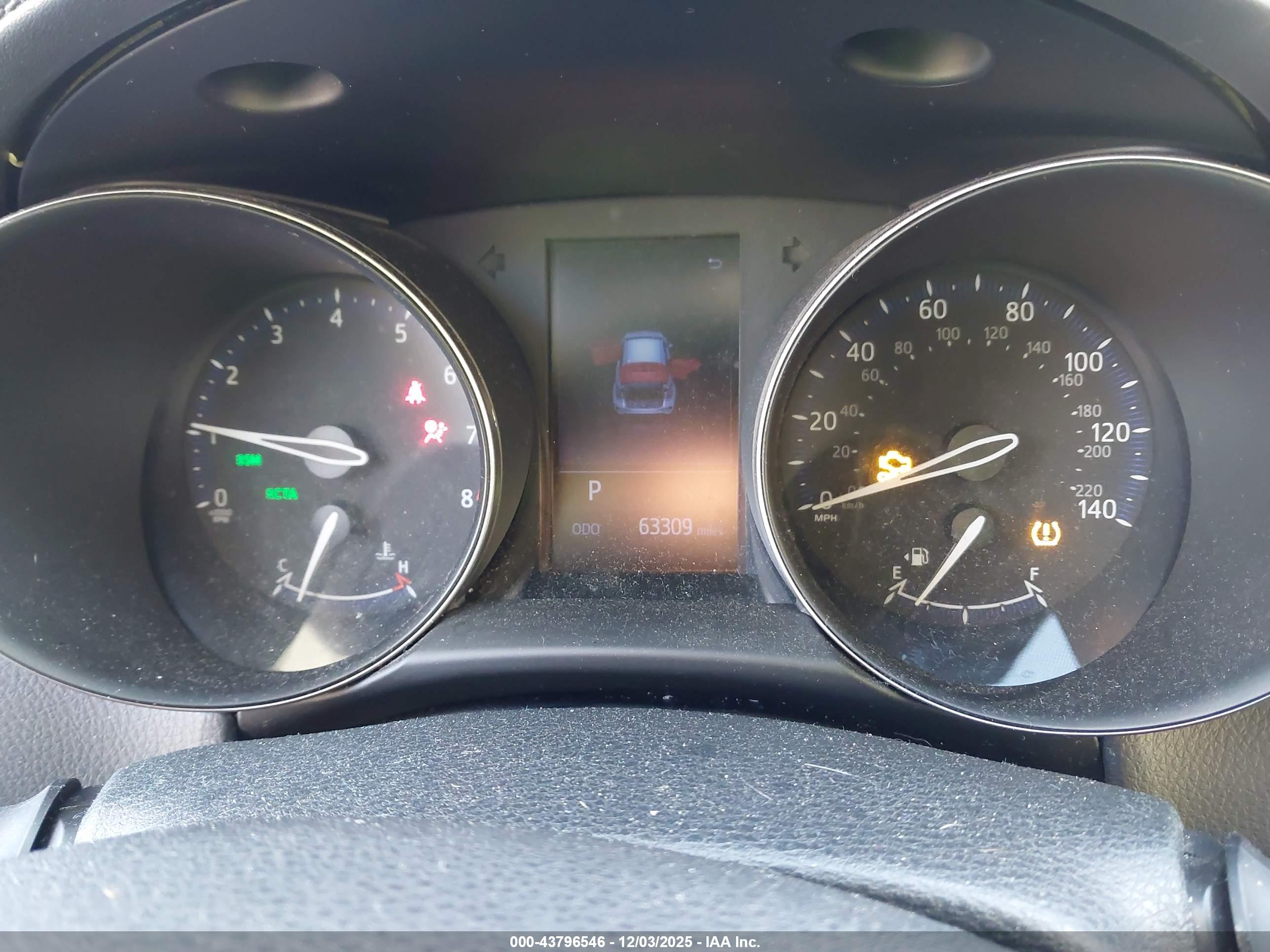 TOYOTA C-HR image 7