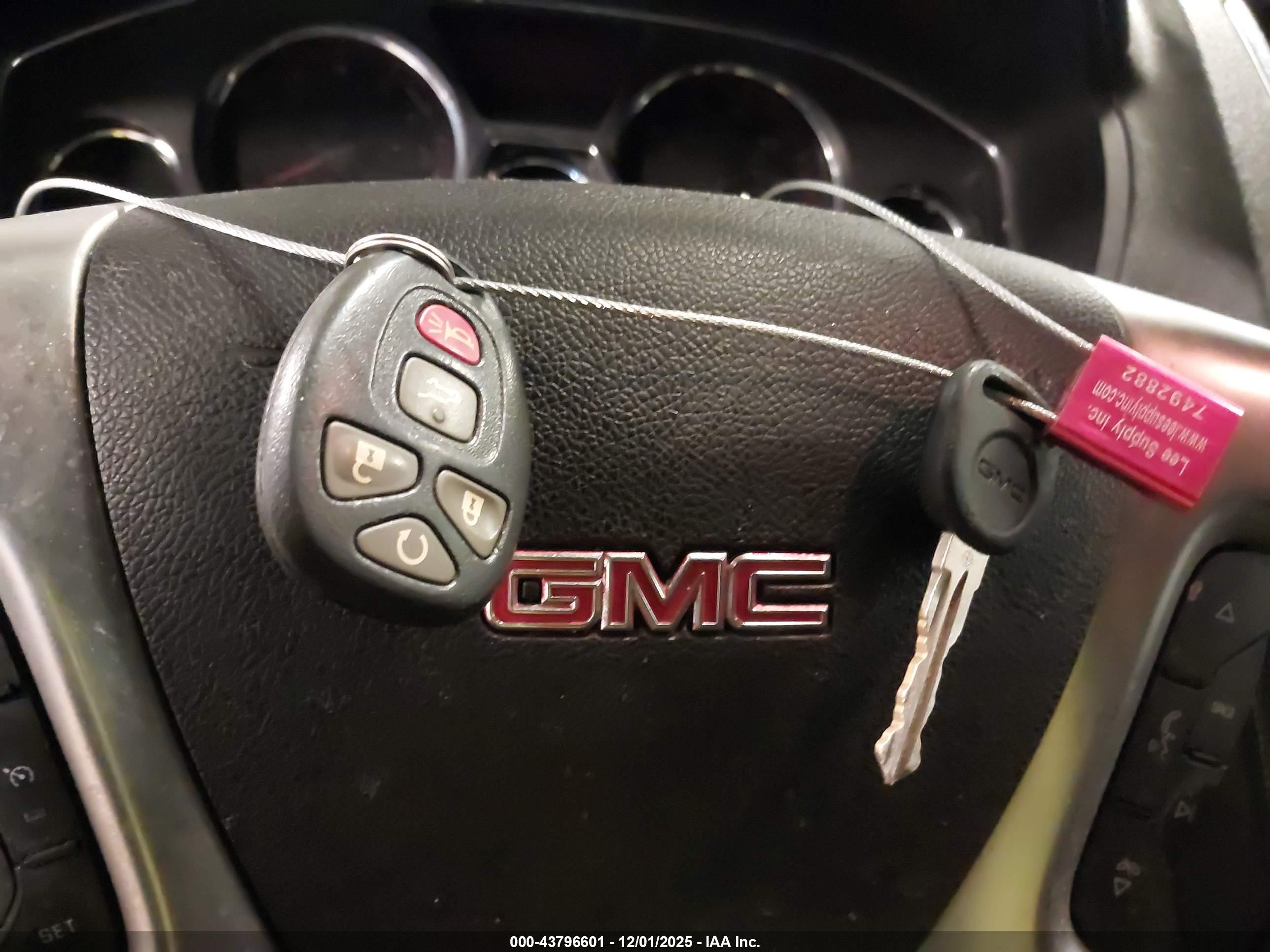 GMC ACADIA image 11