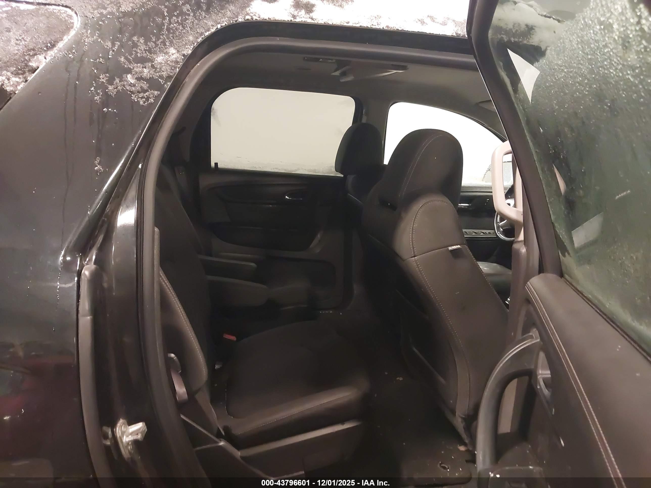 GMC ACADIA image 8