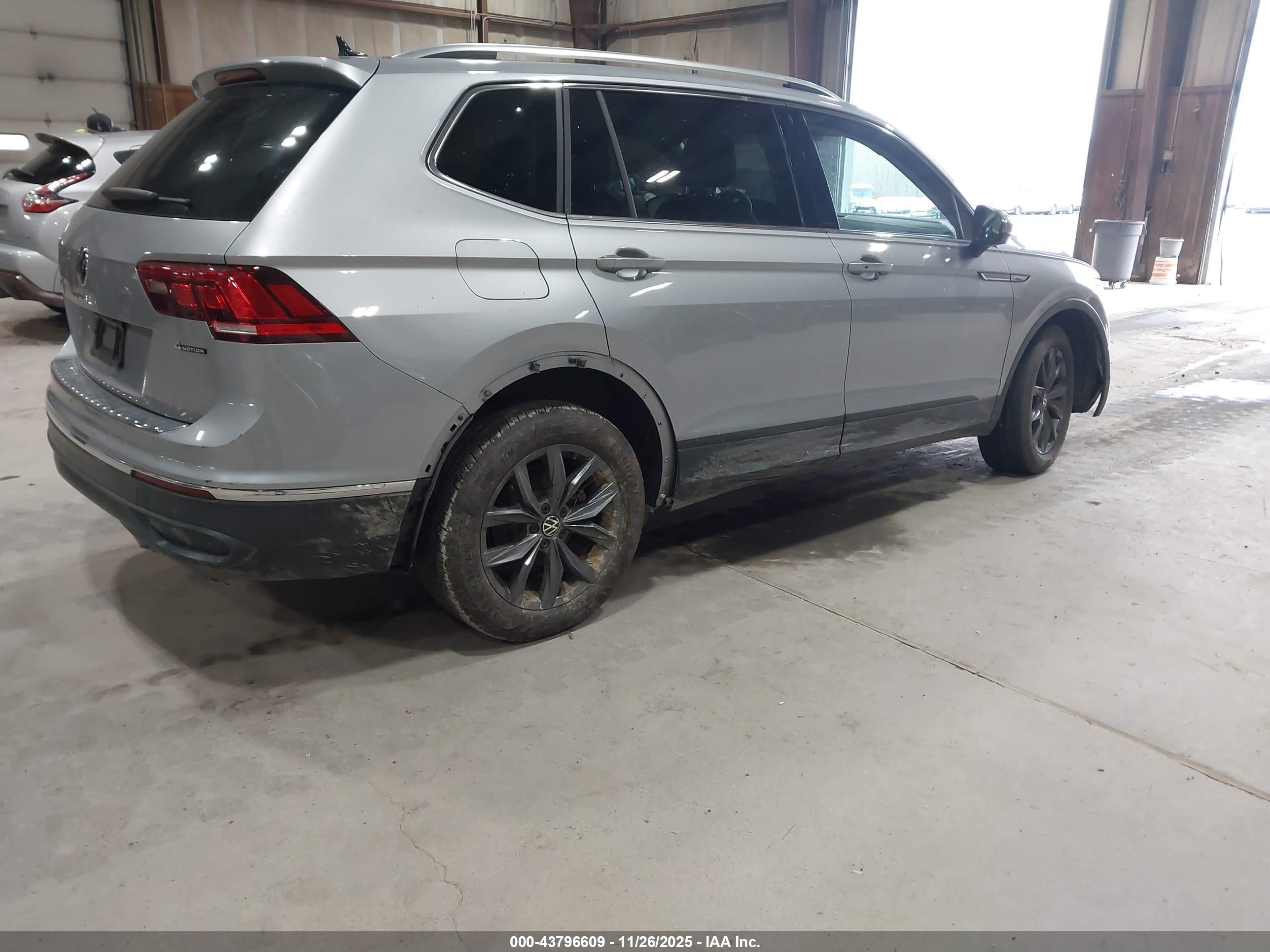 VOLKSWAGEN TIGUAN image 4