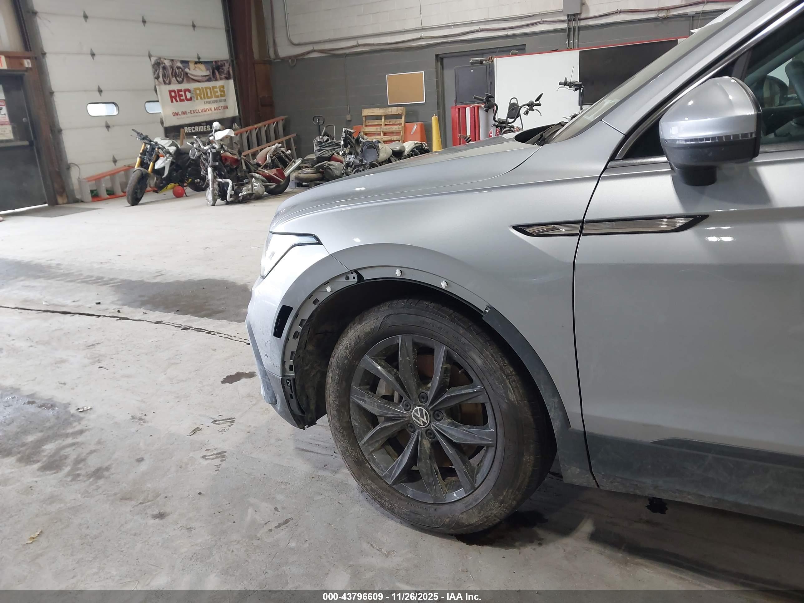 VOLKSWAGEN TIGUAN image 6