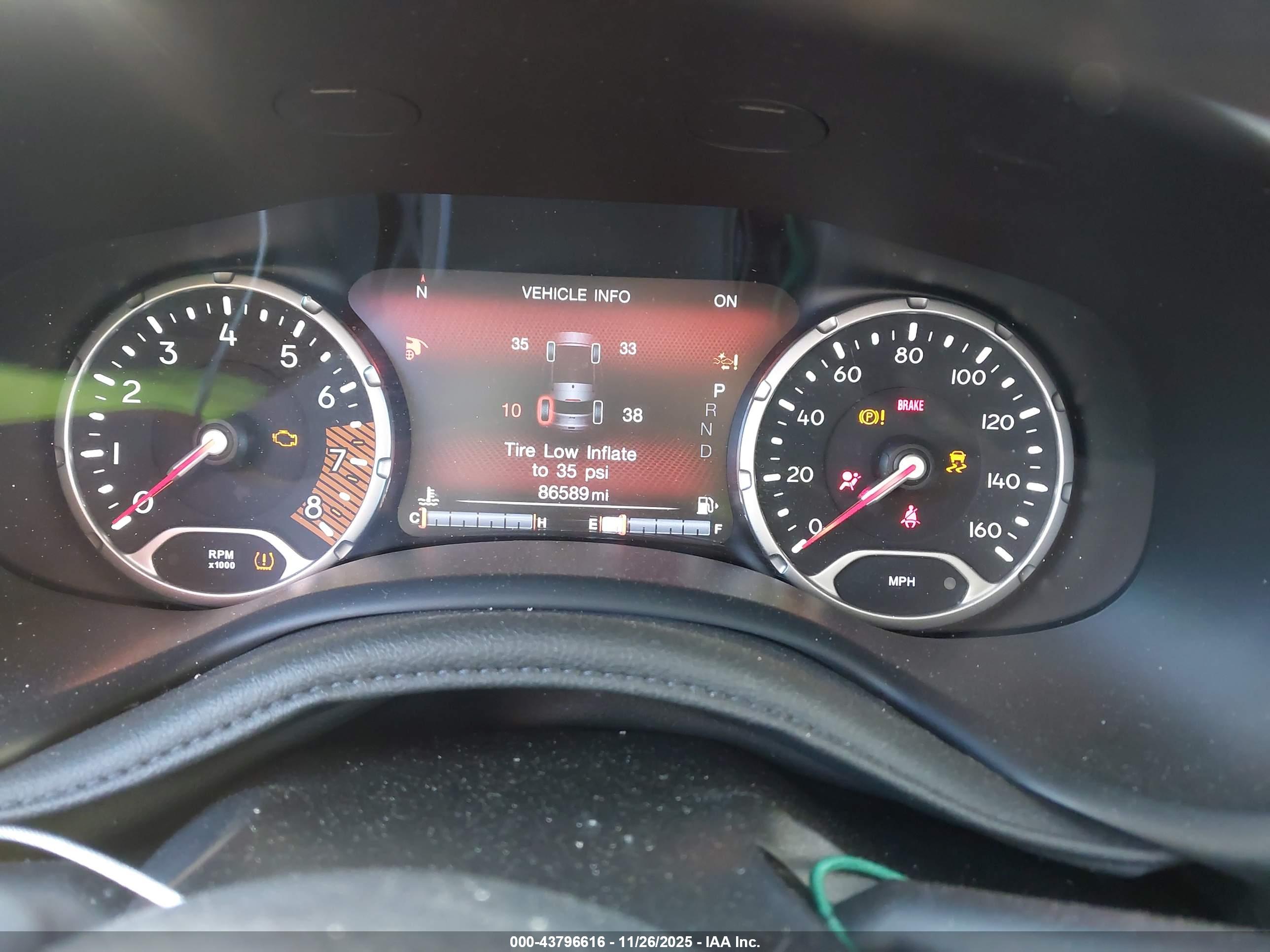 JEEP RENEGADE image 7
