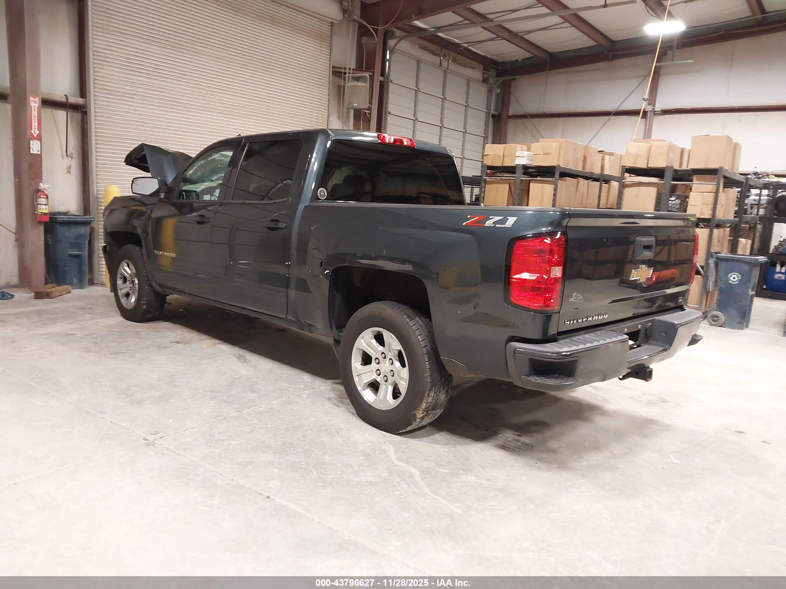 CHEVROLET SILVERADO image 3