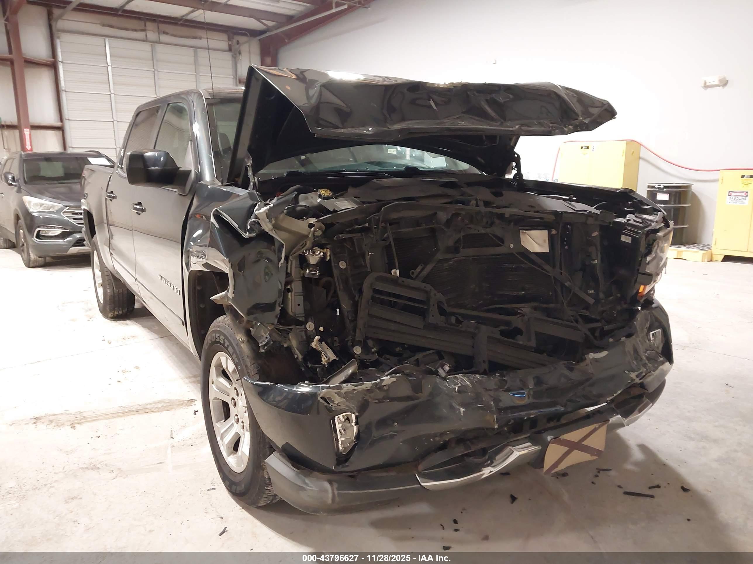 CHEVROLET SILVERADO image 6