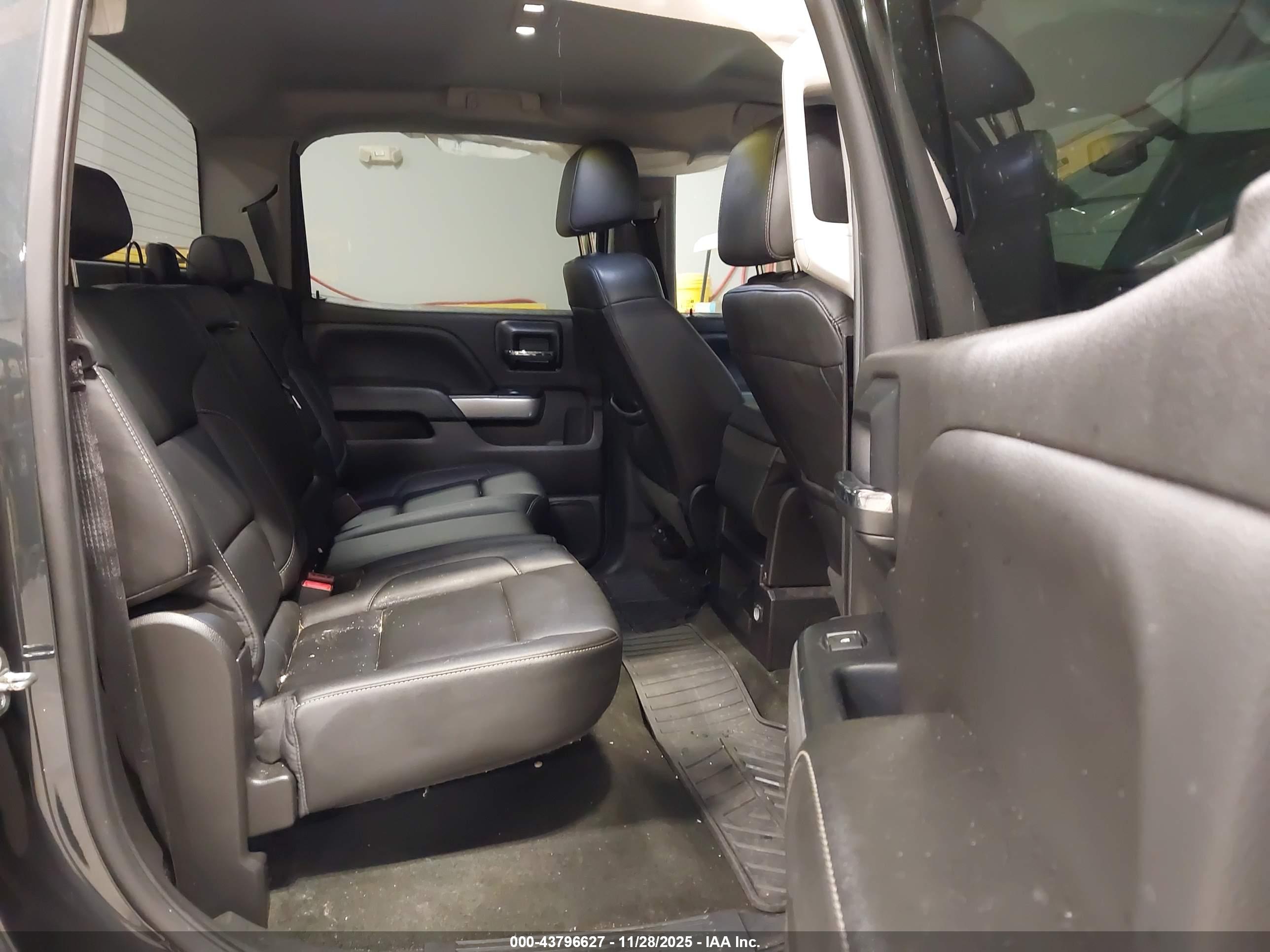 CHEVROLET SILVERADO image 8