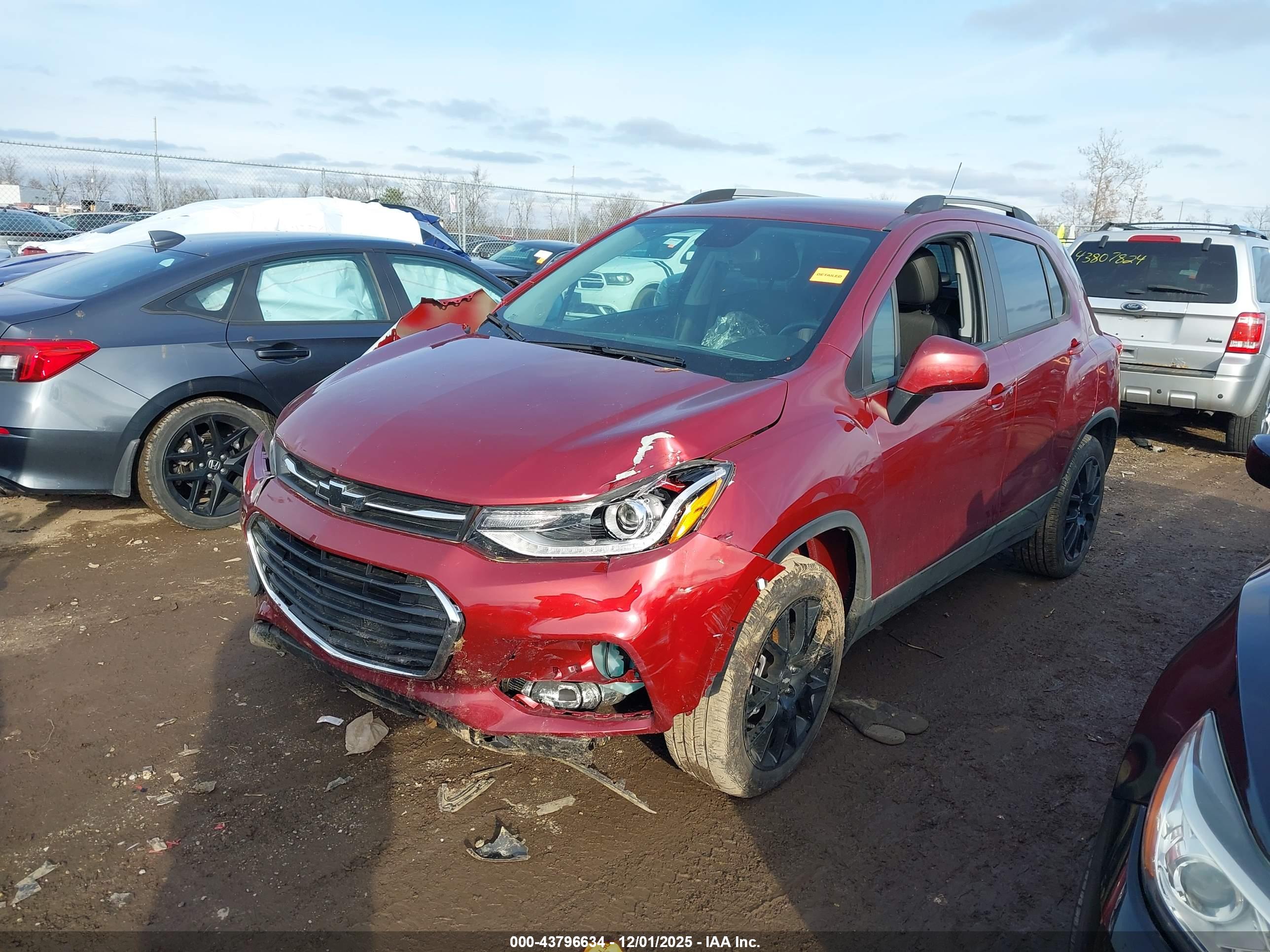 CHEVROLET TRAX image 2
