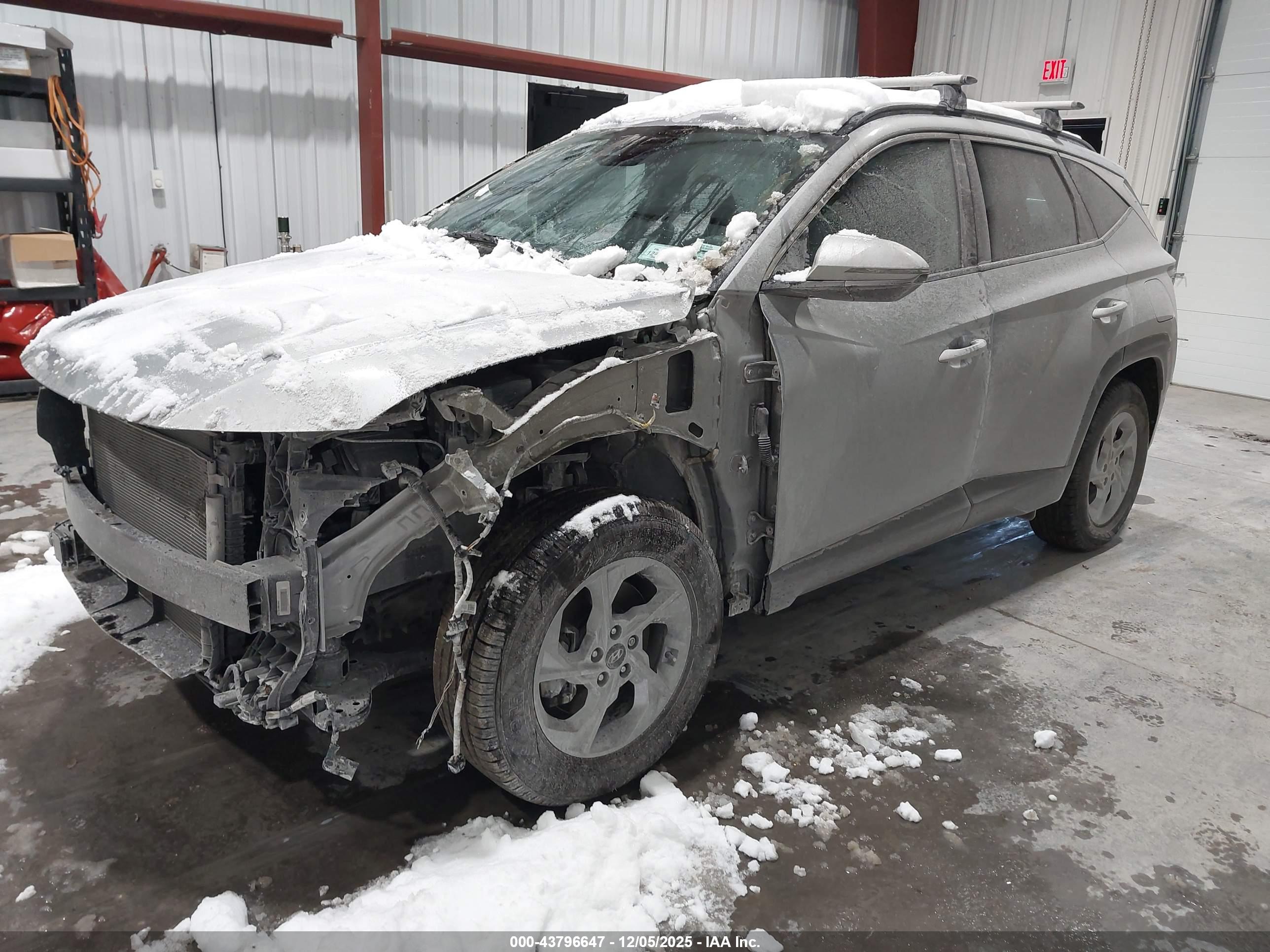 HYUNDAI TUCSON image 2