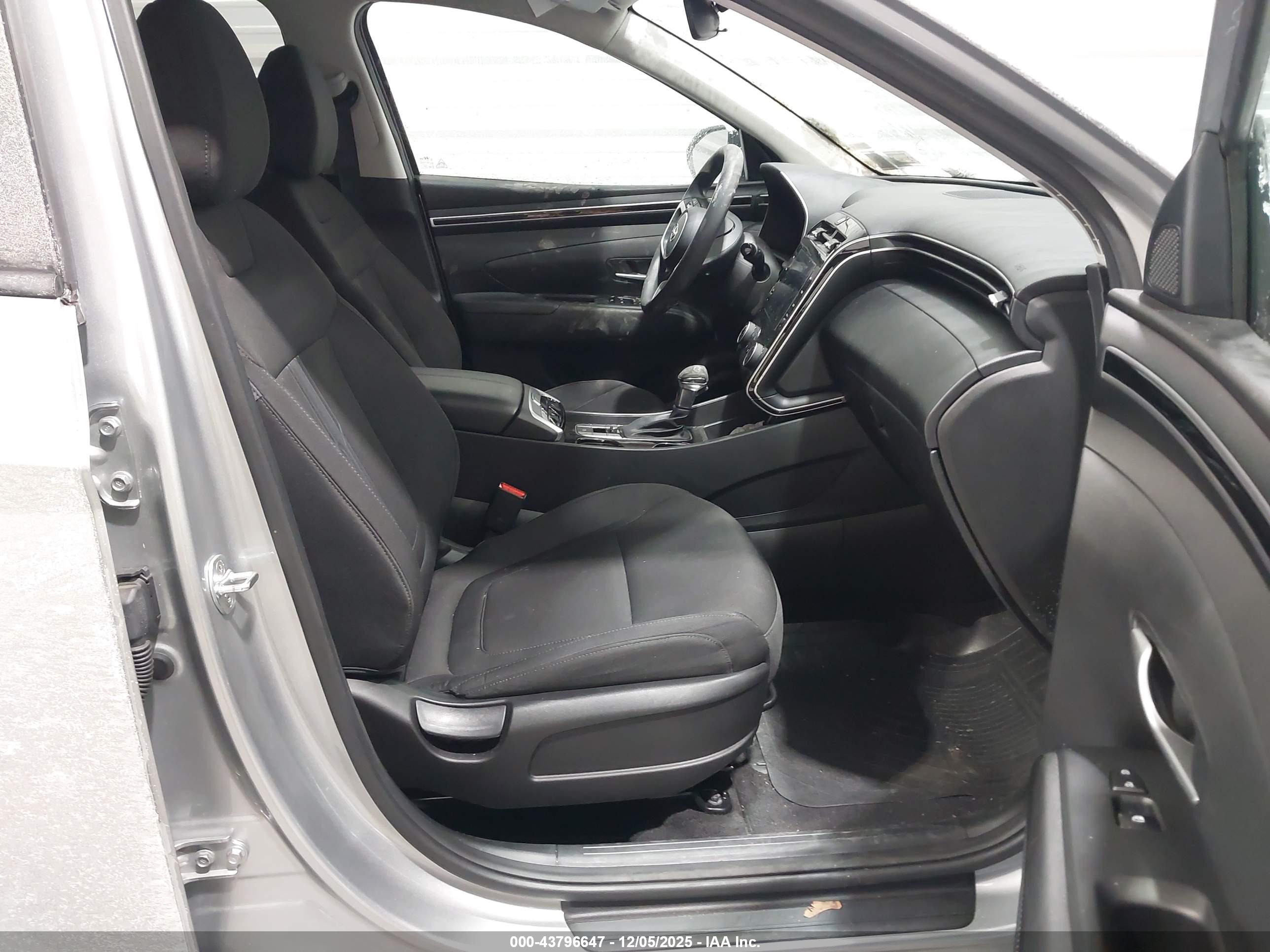 HYUNDAI TUCSON image 5