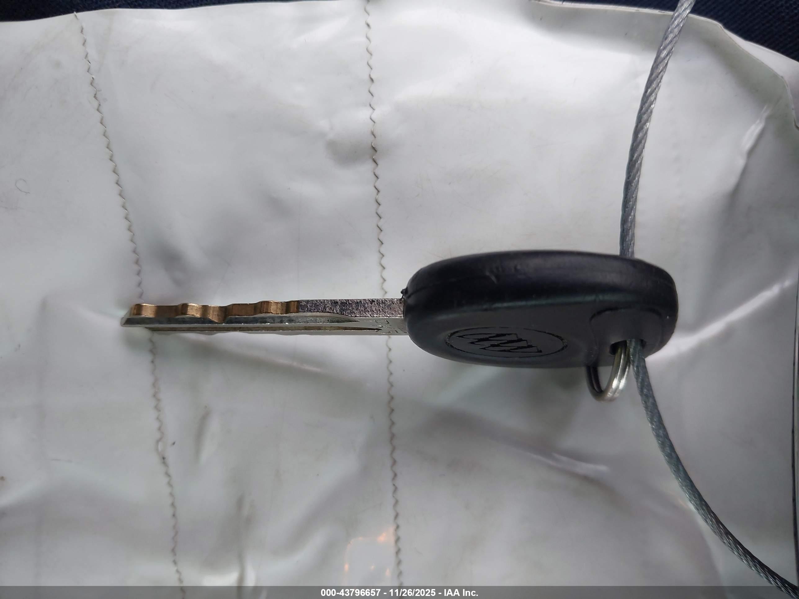 BUICK LACROSSE image 11