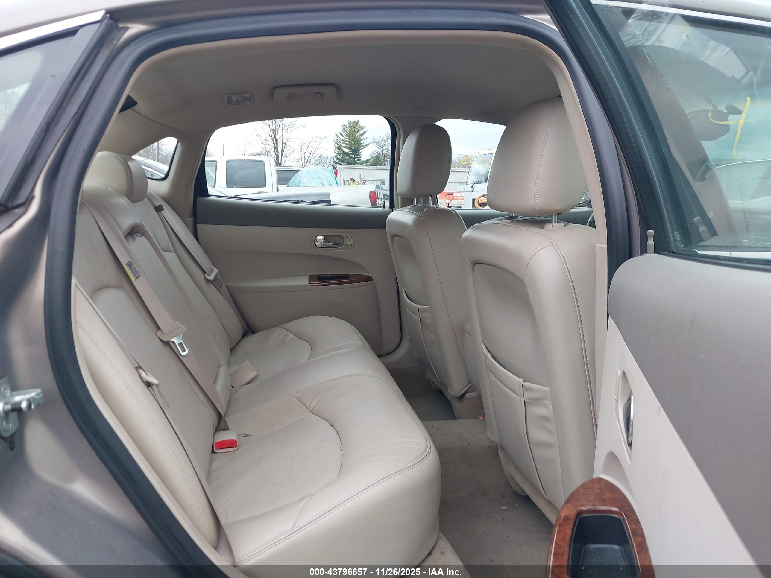 BUICK LACROSSE image 8