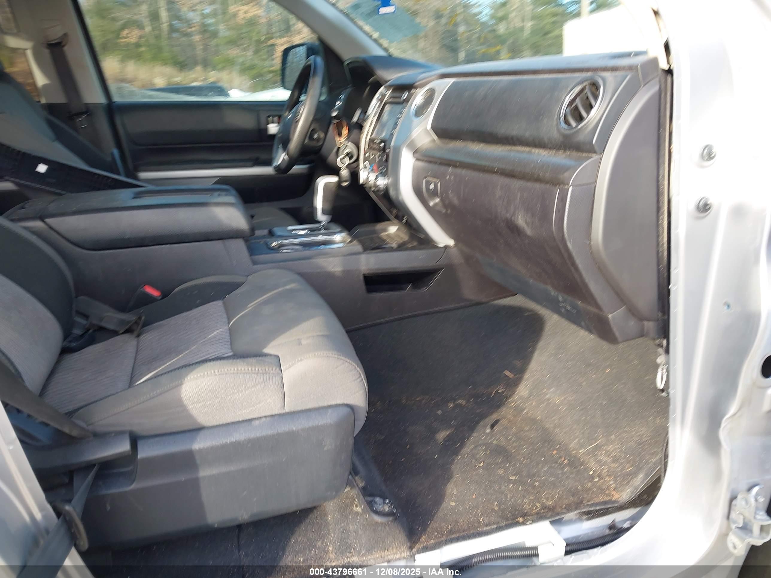 TOYOTA TUNDRA image 5