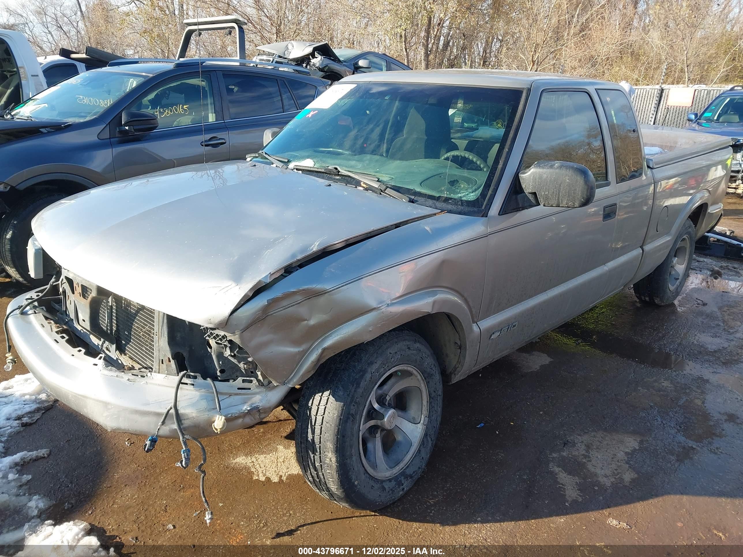 CHEVROLET S-10 image 2
