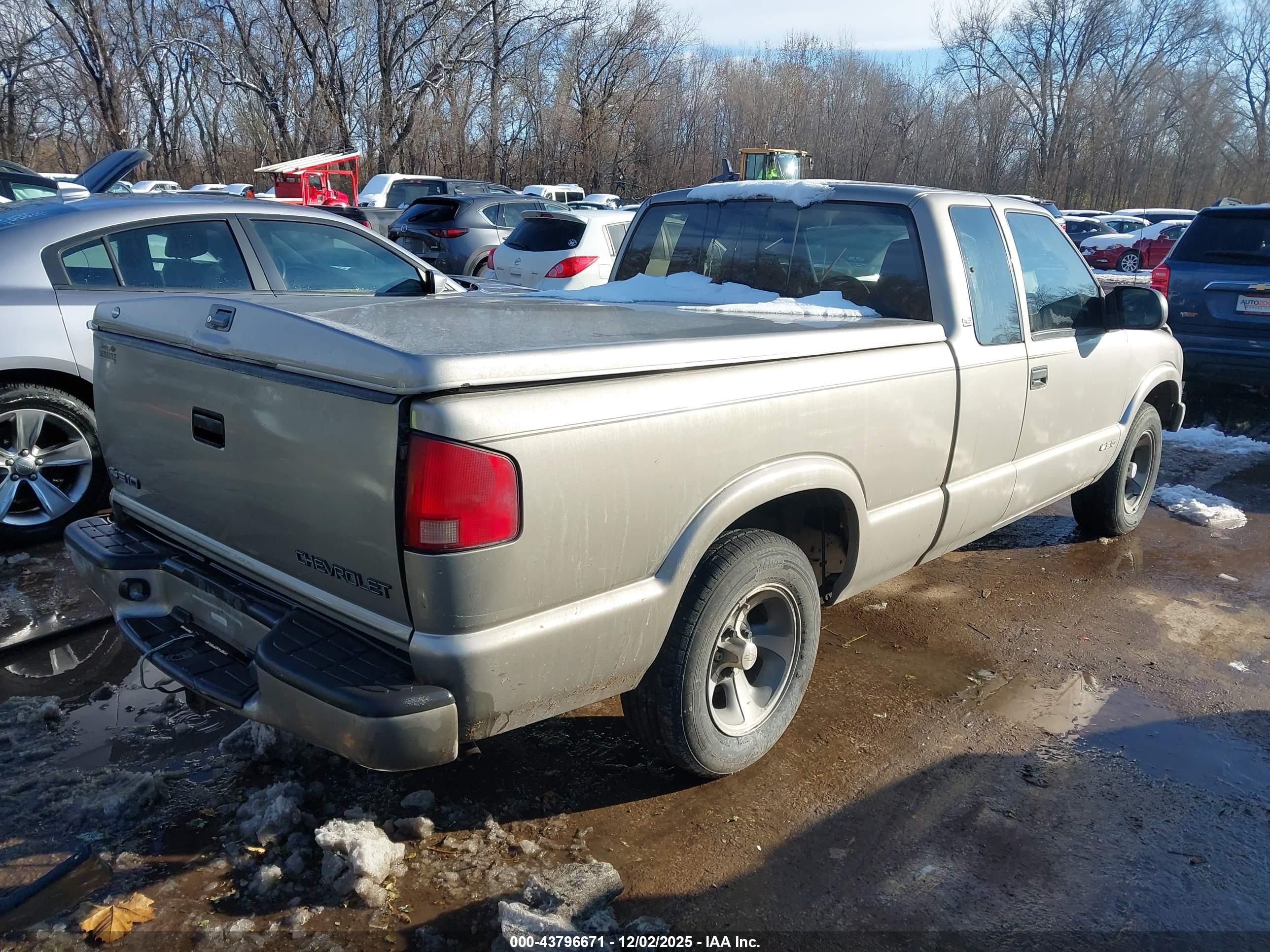 CHEVROLET S-10 image 4