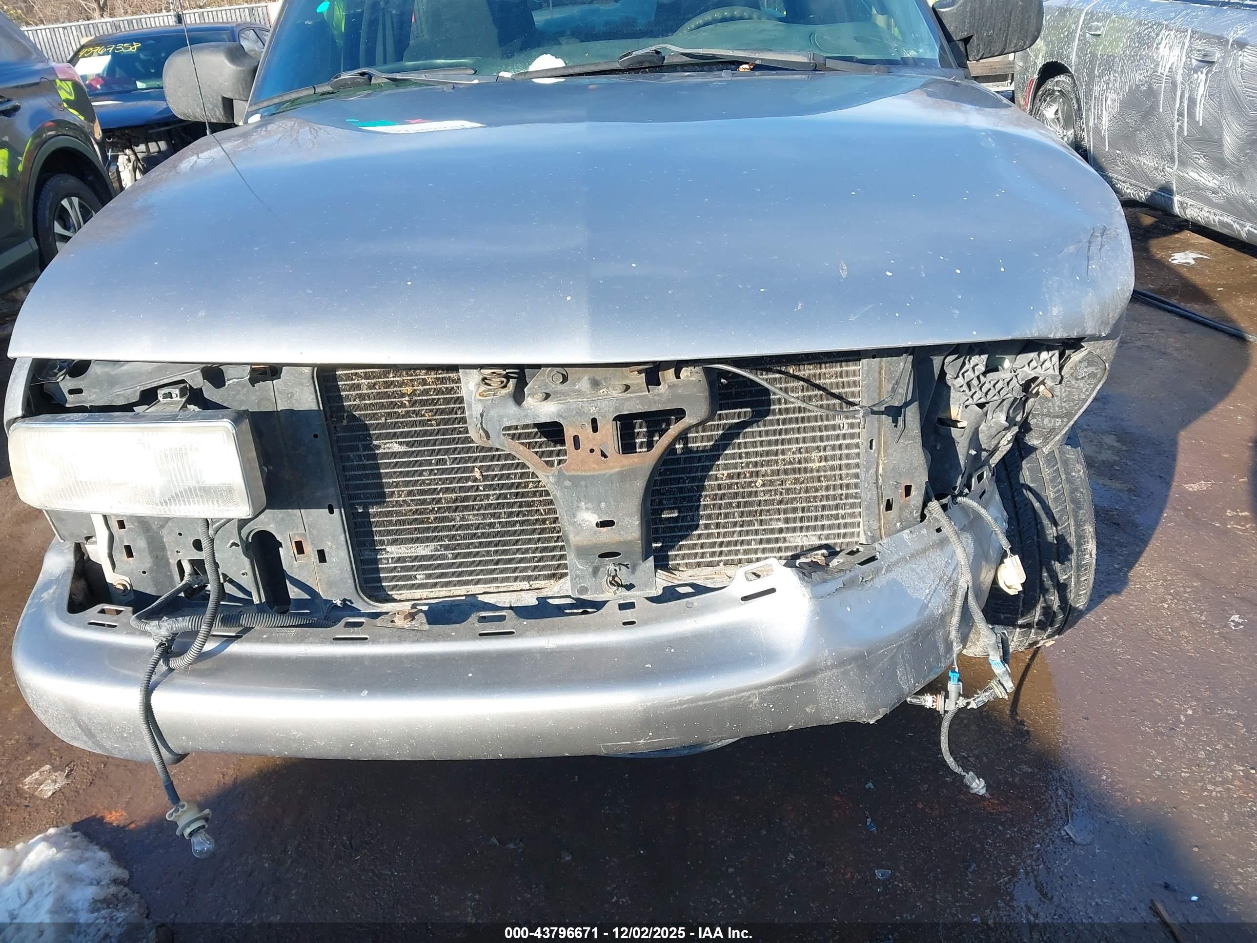 CHEVROLET S-10 image 6